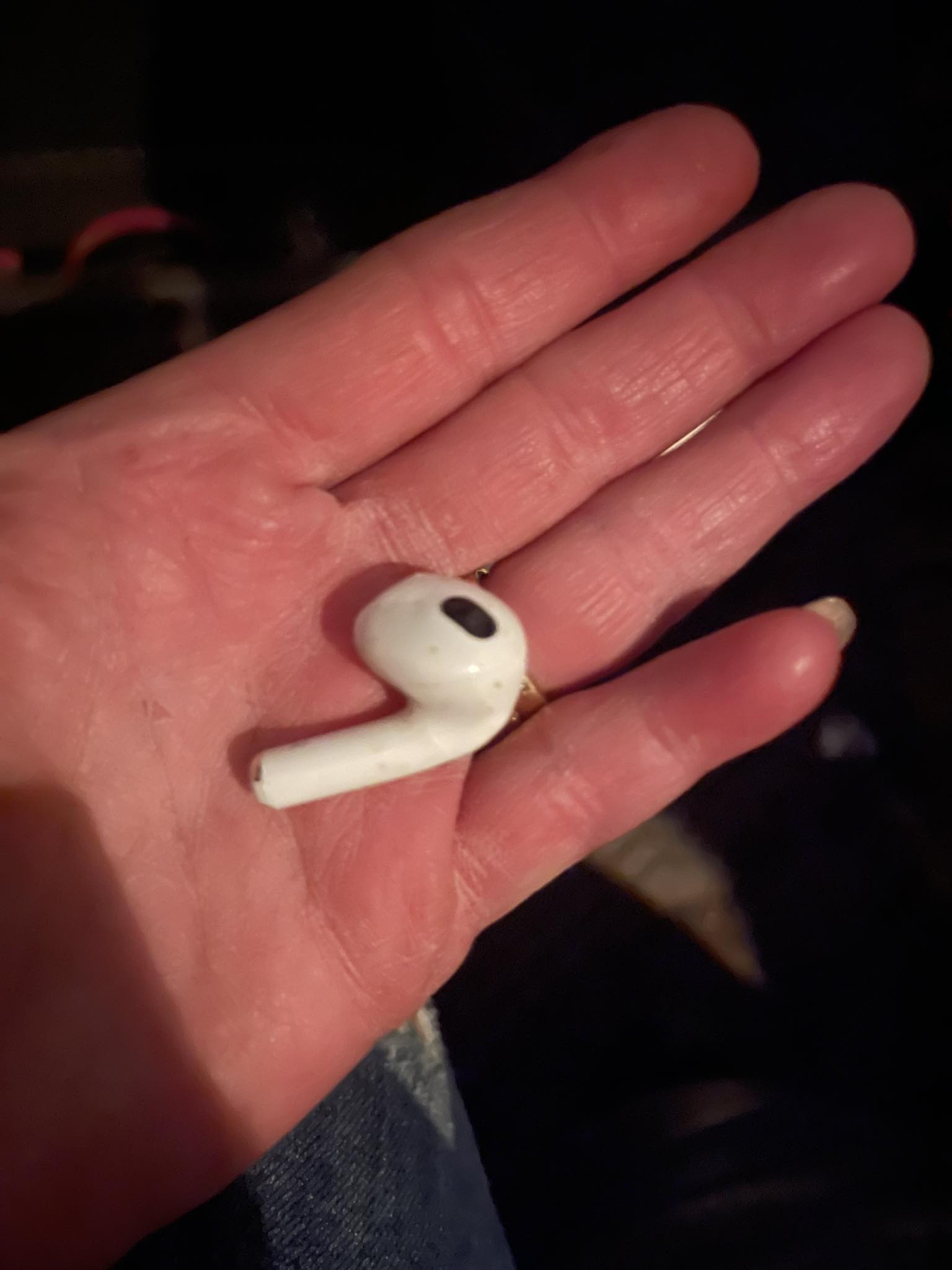 Found Apple AirPod Pro at Panda Express in Commerce
