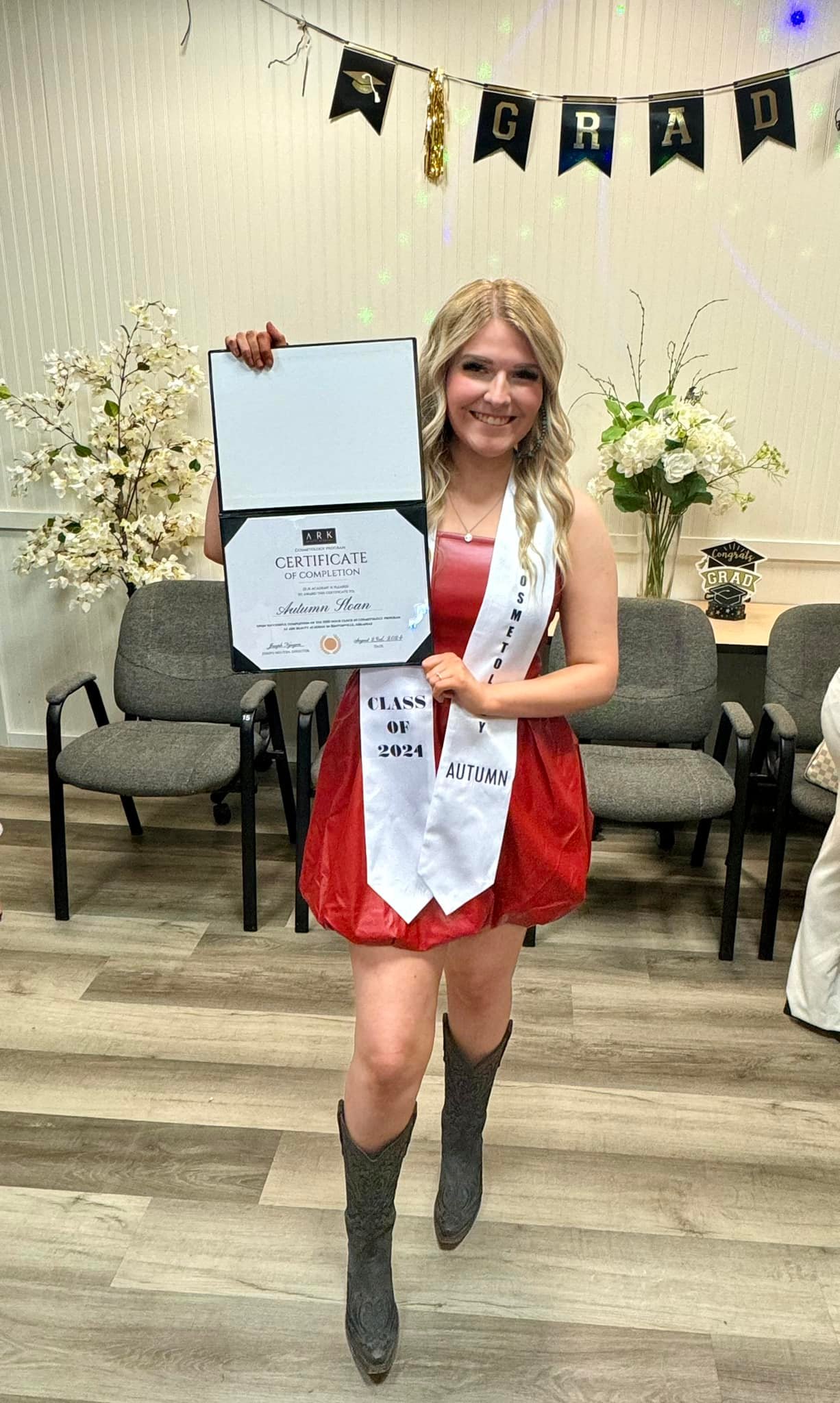 cosmetology graduation dress Look who graduated school yesterday....I'm so proud of you Autumn! Love you to the moon and back 💗 Now it's time to knock out those board exams! You've got this! 🙌🏻 cosmetology graduation pictures