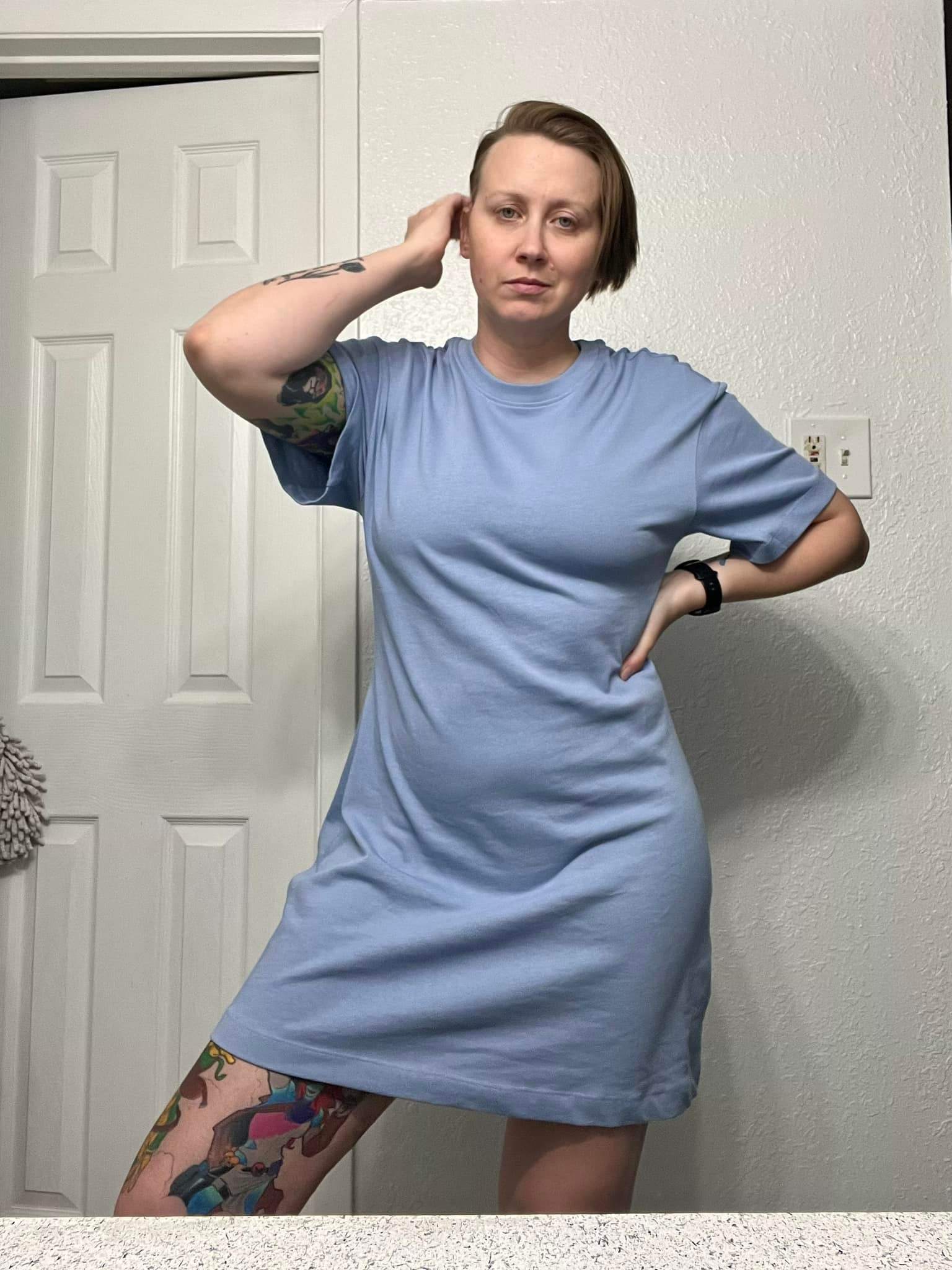 is kiki's dress blue or black I need confirmation navy black? I plan to dress up as Kiki for Halloween this year. Plus I can't dress up as Kiki and not have a this dress includes buttons