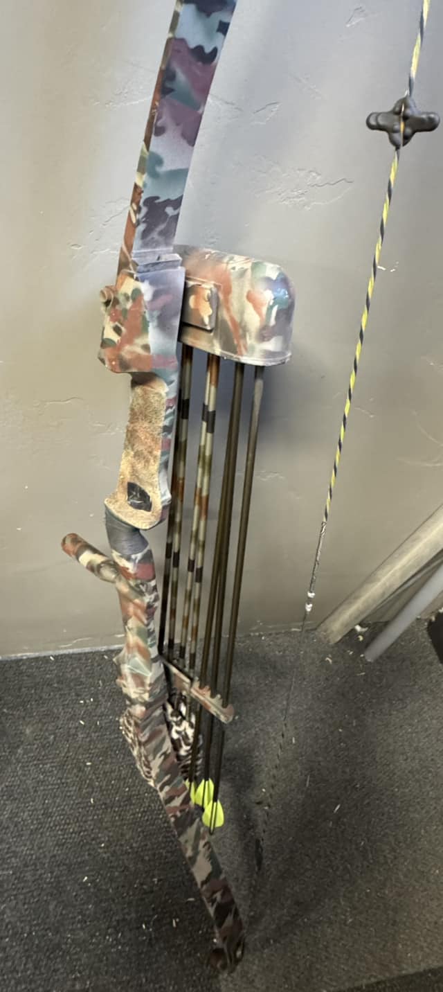 Arc à Poulies Hoyt/Easton Rambo - Puissance 45-60# - Allonge 30" - Viseur Micro-réglable - Occasion Bon état