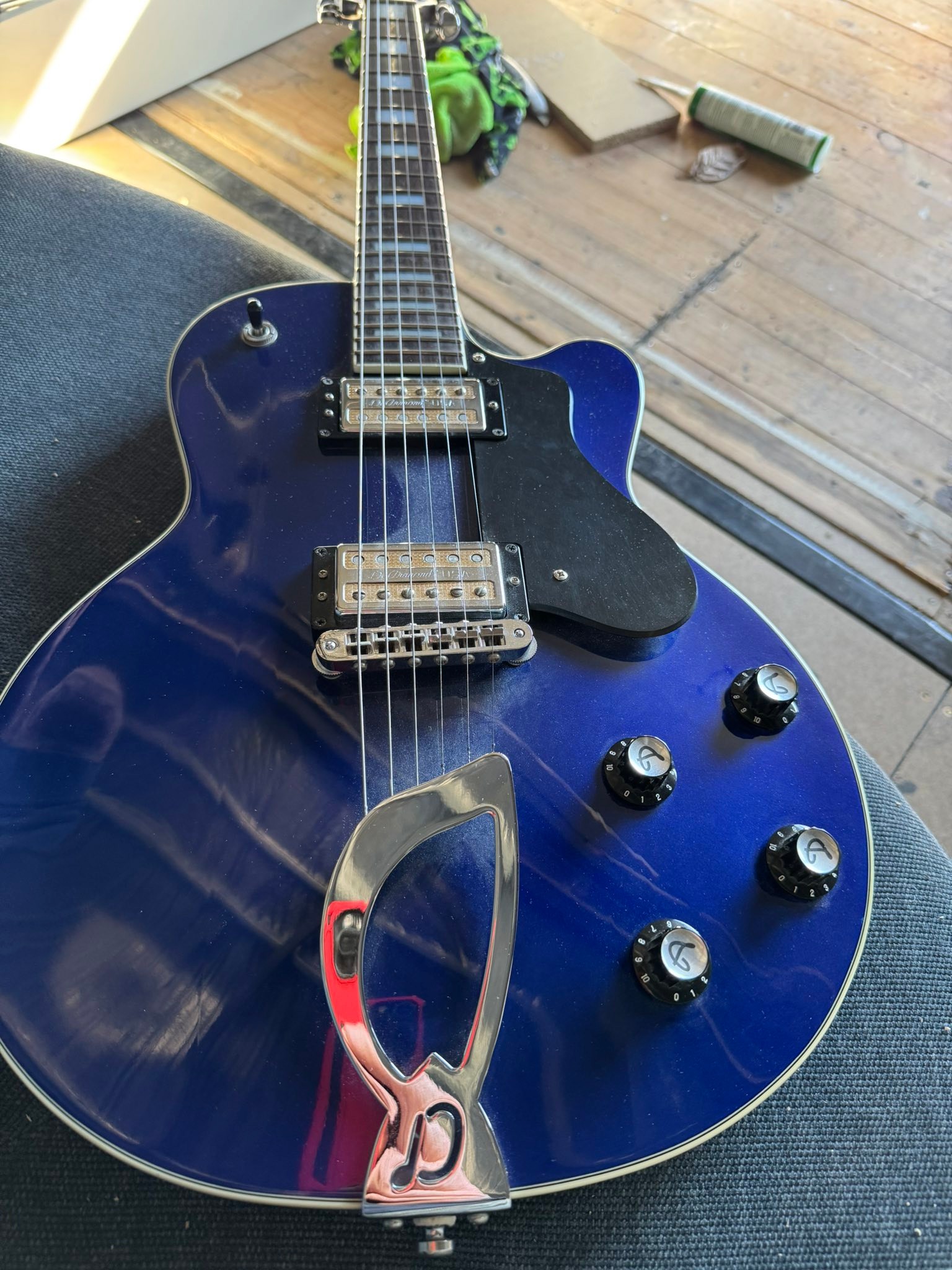 DeArmond M75 guitar with amazing pickups