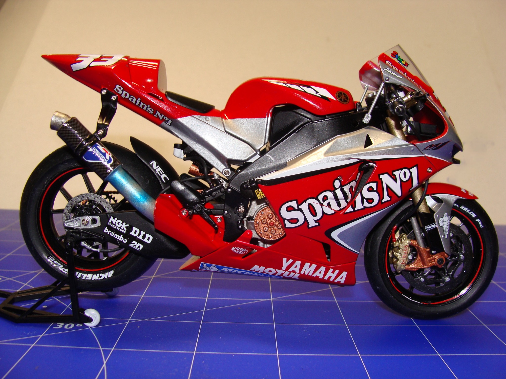 1/12 Tamiya Yamaha YZR M1 04 by Sampekis Mathioy