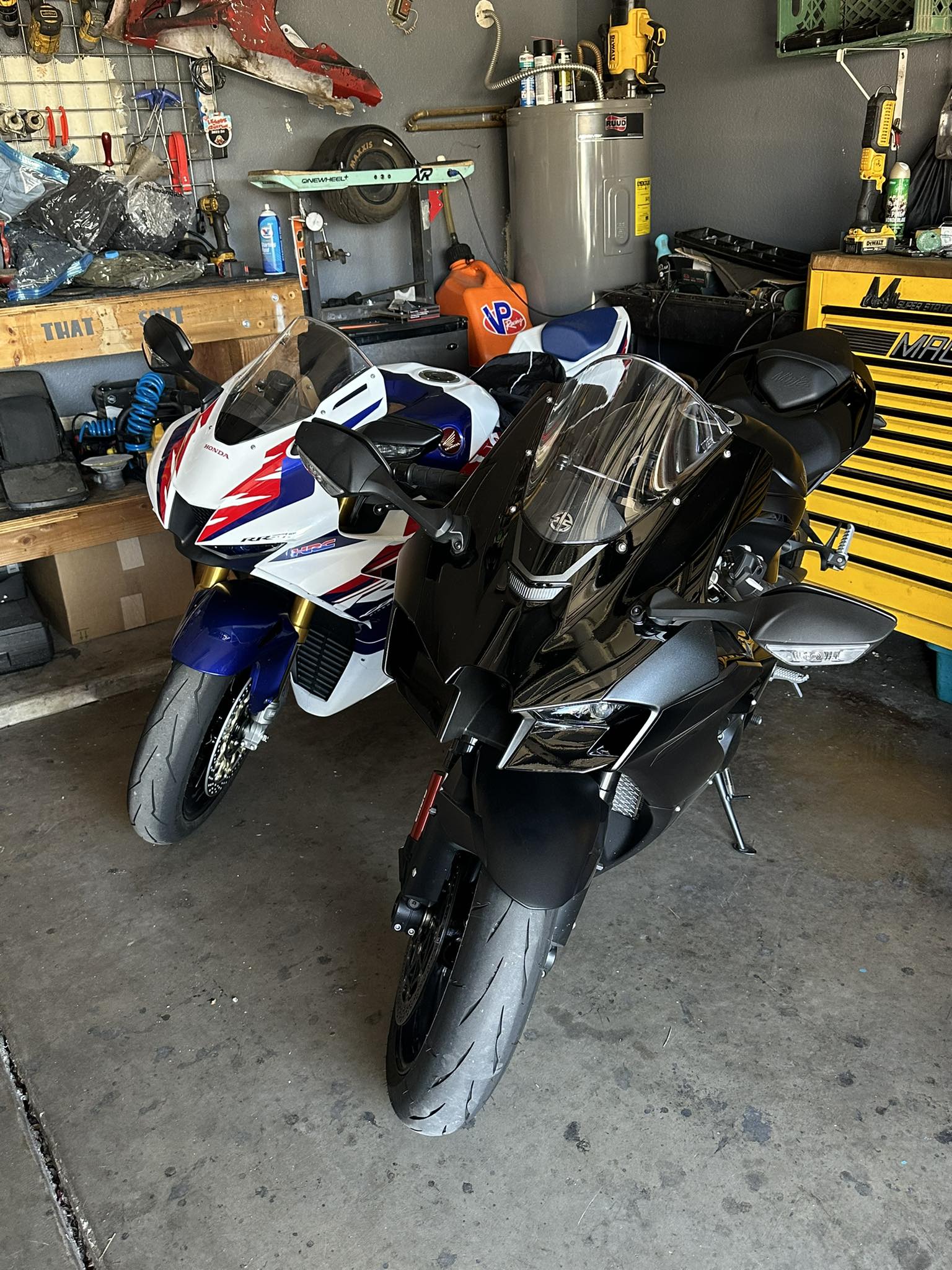 2003 Honda CBR 954 RR Fireblade (954) Motor Oil, Filters and Lubricants 2003 Honda CBR 954 RR Fireblade (954) Motor Oil, Filters and Lubricants
