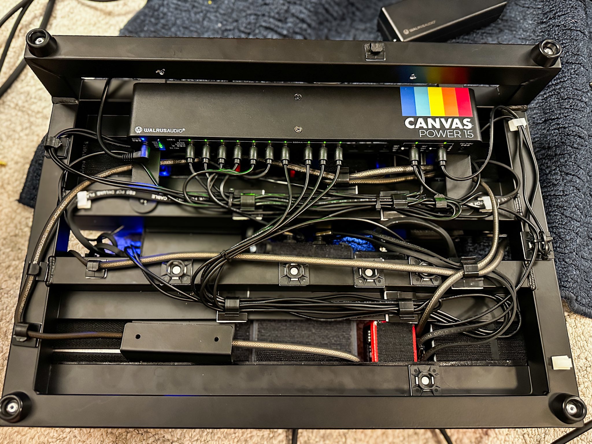 Walrus Audio Canvas 15 power supply review and cable management