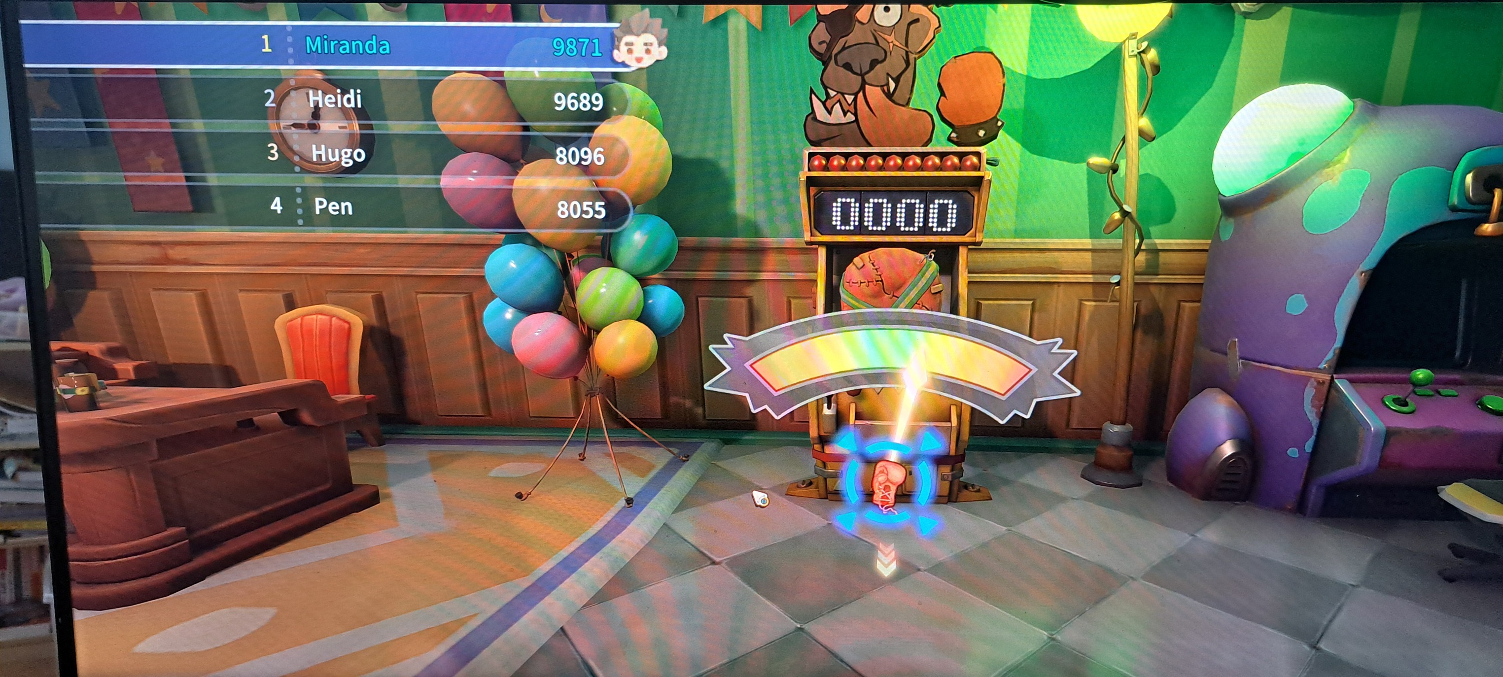 has anyone got 10000 on the punch a tronb? I've beaten Heidi a few