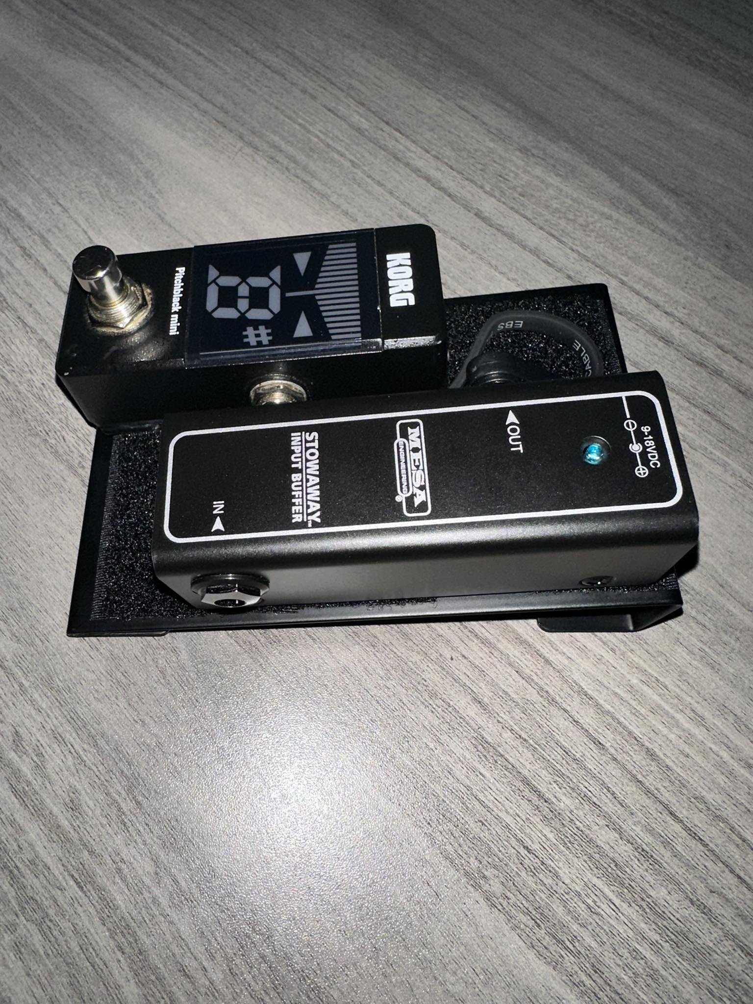 Pedalboard setup with noise gate and Mesa Stowaway input buffer