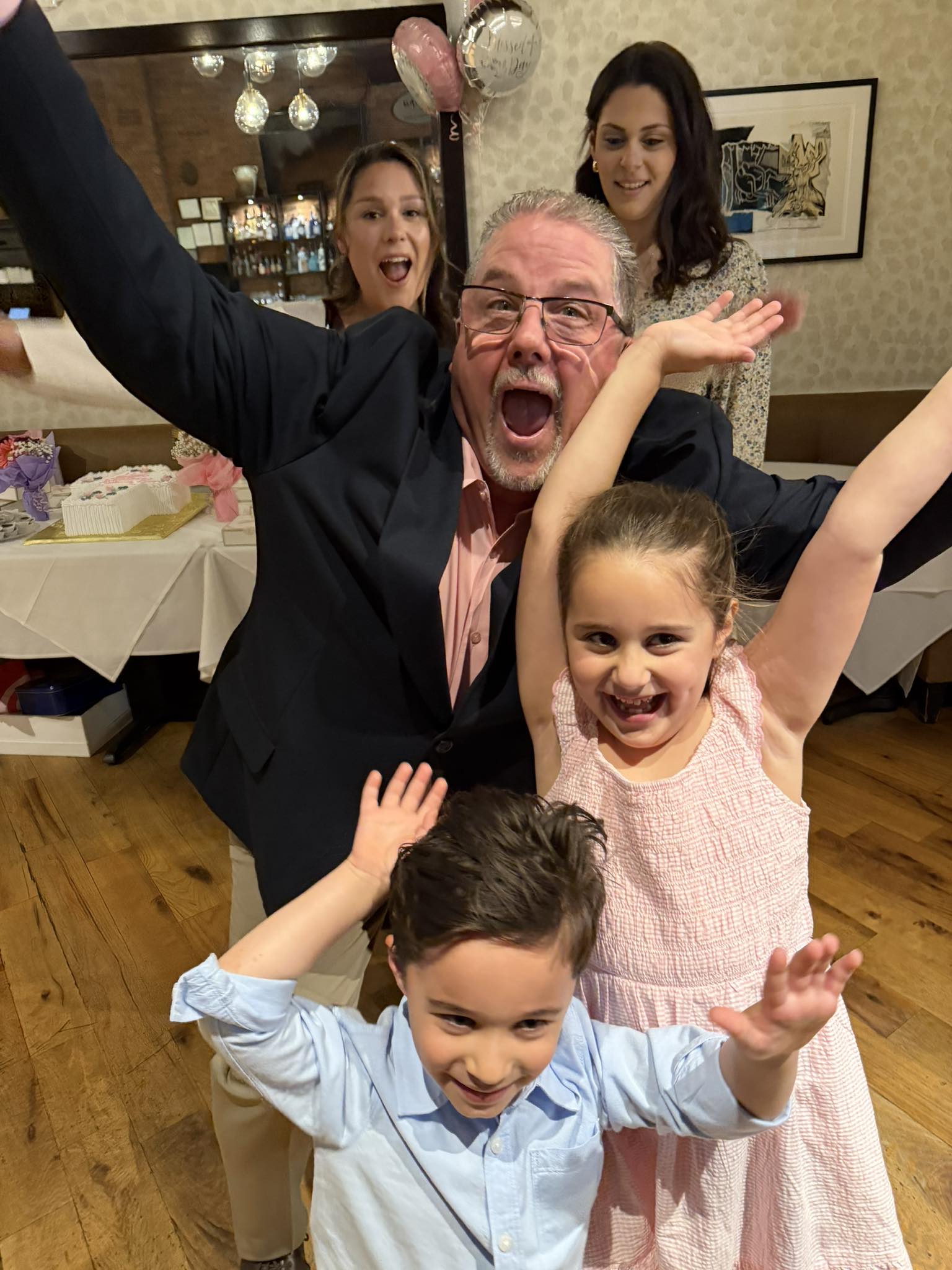 Anna - When I say, let's take a nice picture with Papa 🙄