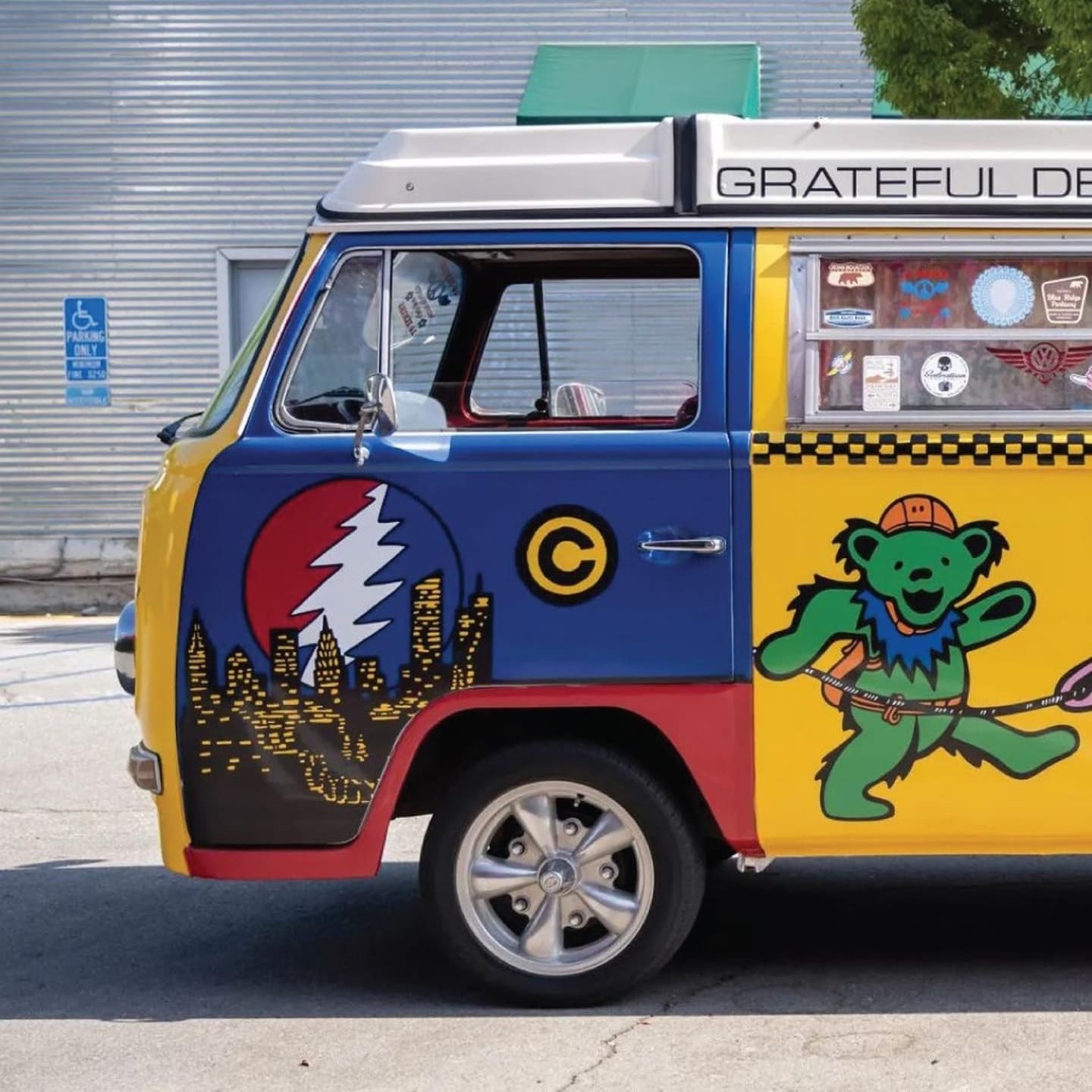 The Grateful Dead VW Kombi tour bus..😎
