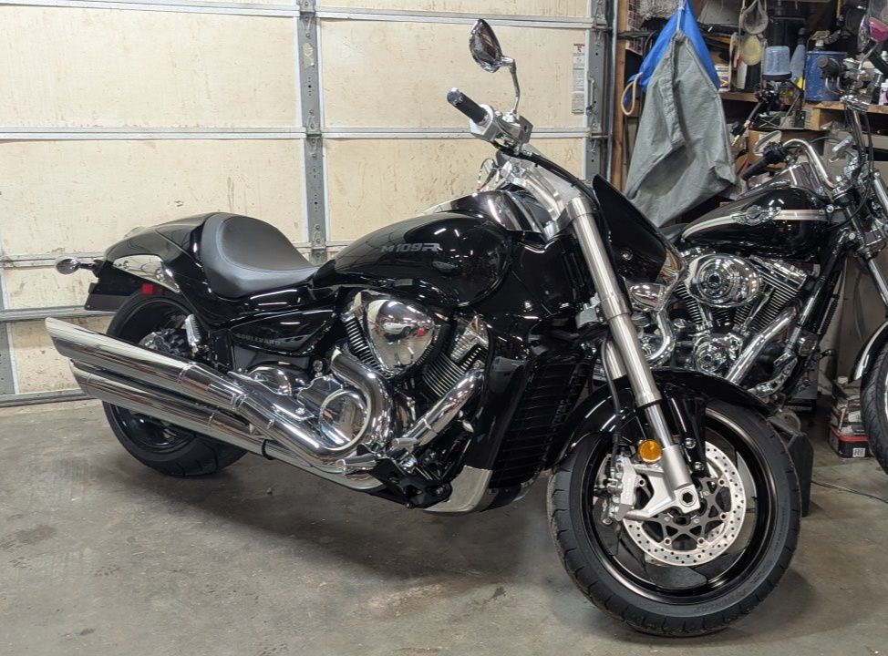 New owner of a 2025 Suzuki M109R