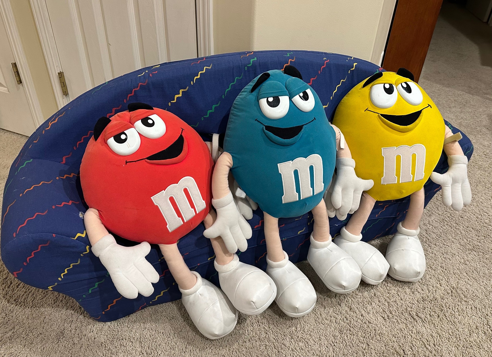 What information is available about the 1997 M&M's store display