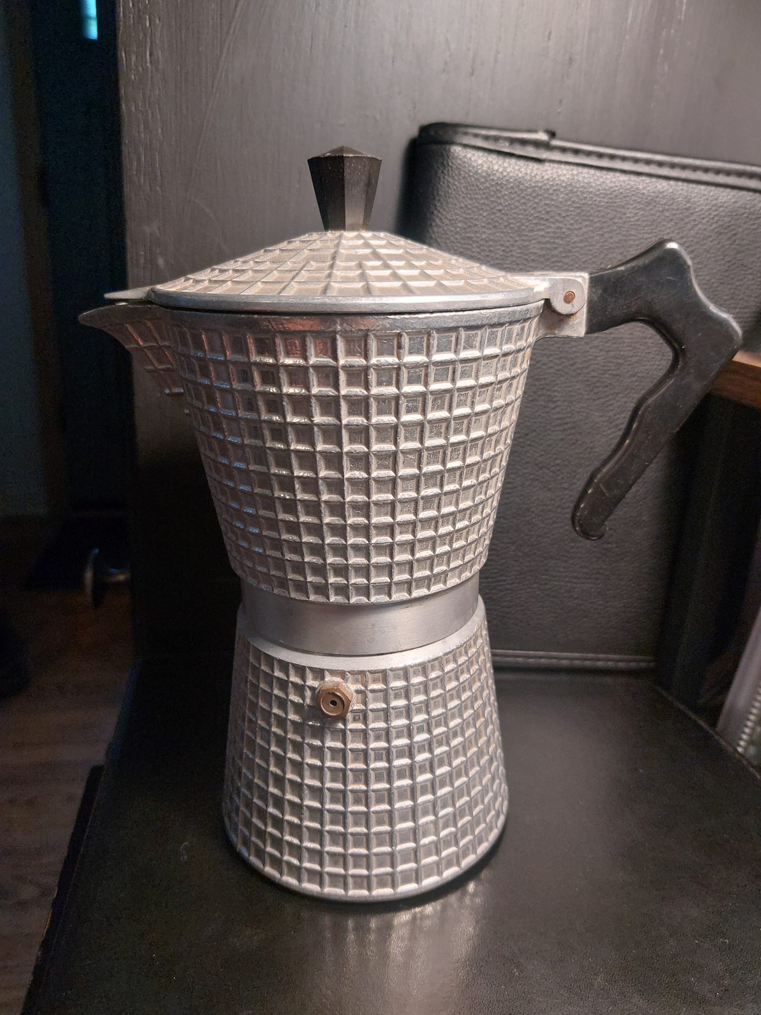 What is the brand and approximate year of this vintage Moka pot?