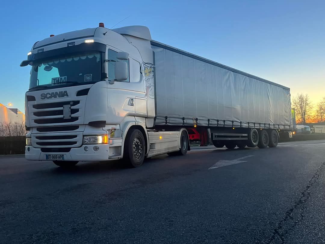 Nos Camions d'hier et d'aujourd'hui | Petit tour chez Socotrans dans ...