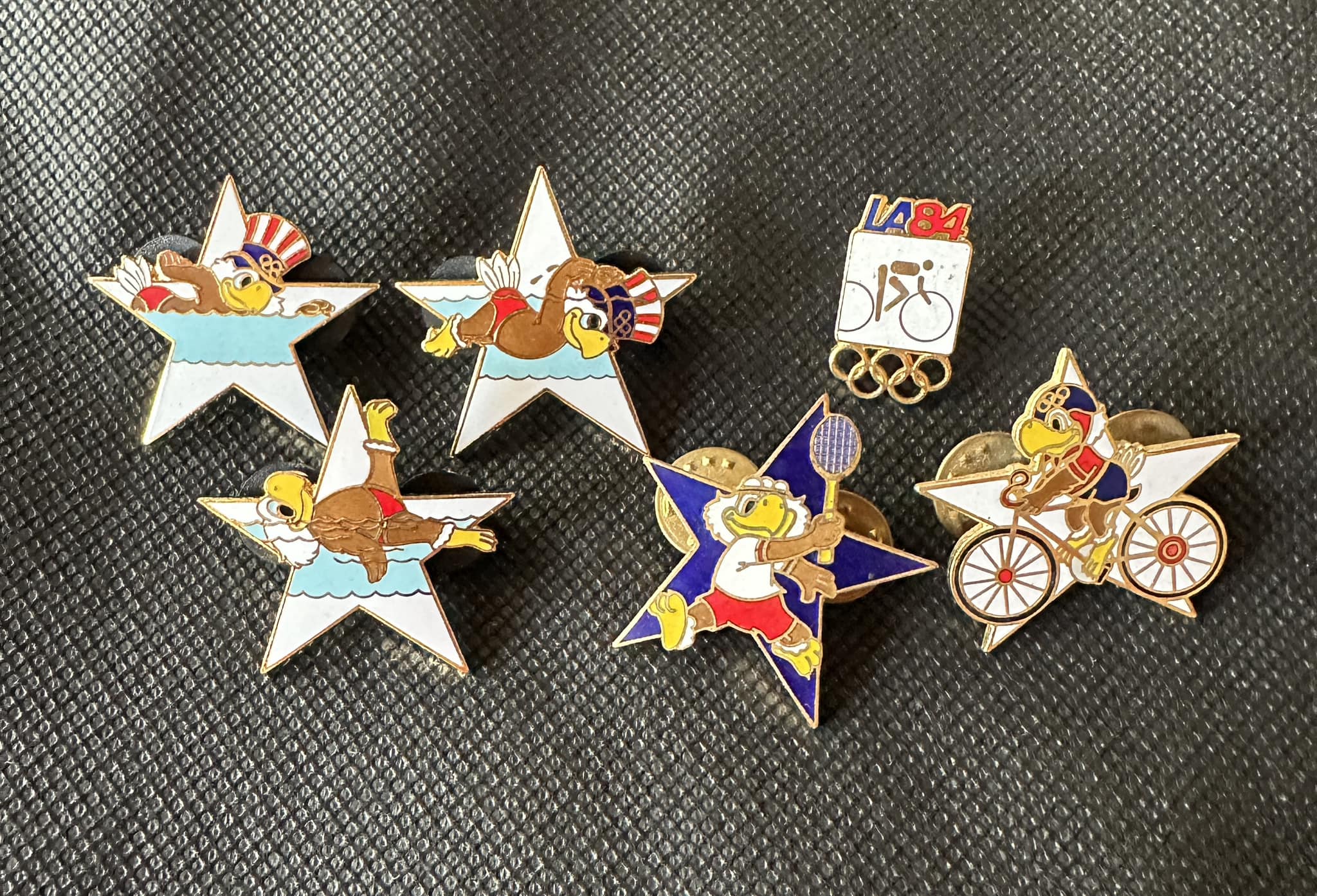 1984 Olympics サムイーグル ピンバッジ コレクション