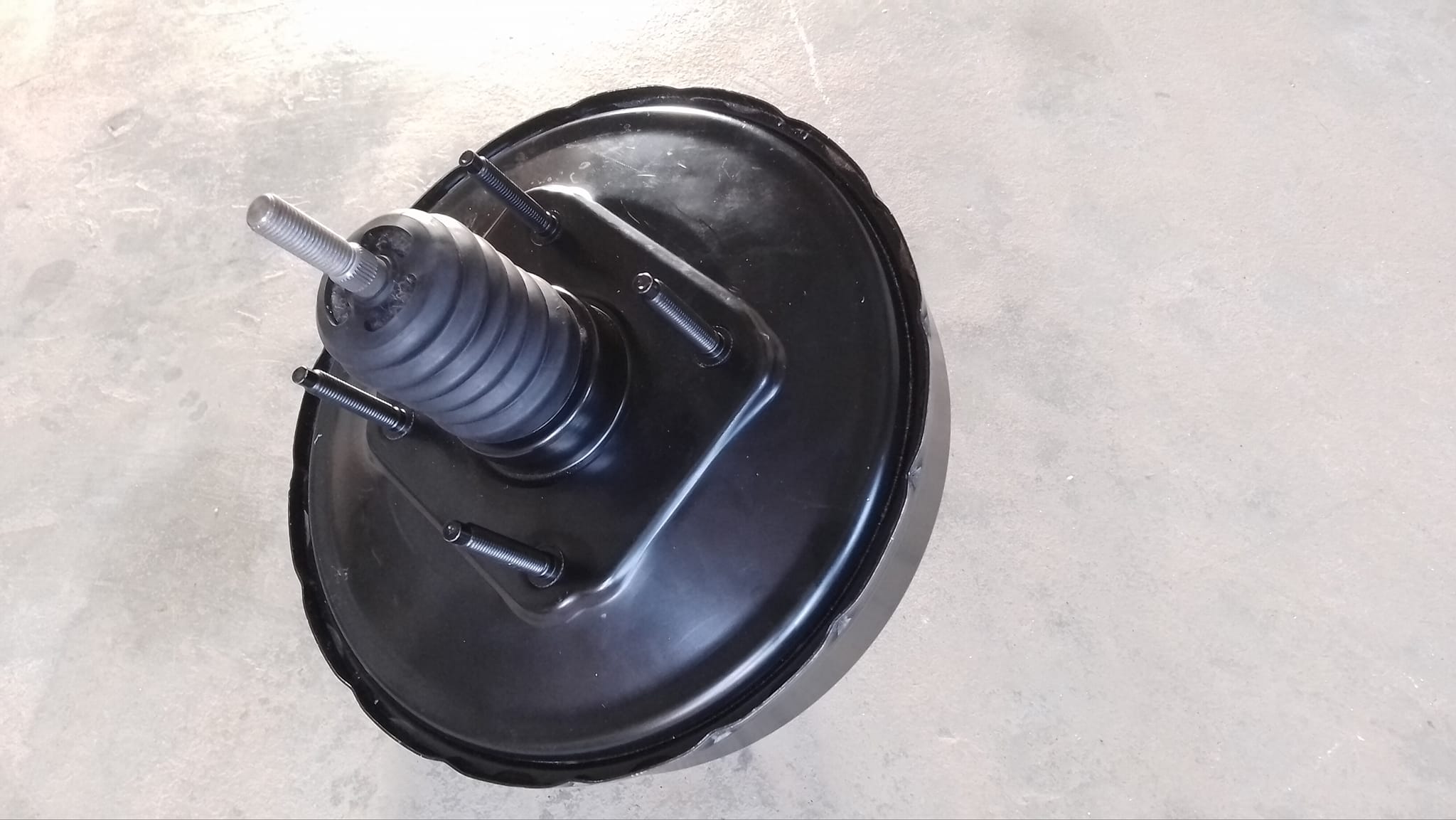 Toyota Land Cruiser Hzj105 brake booster for sale