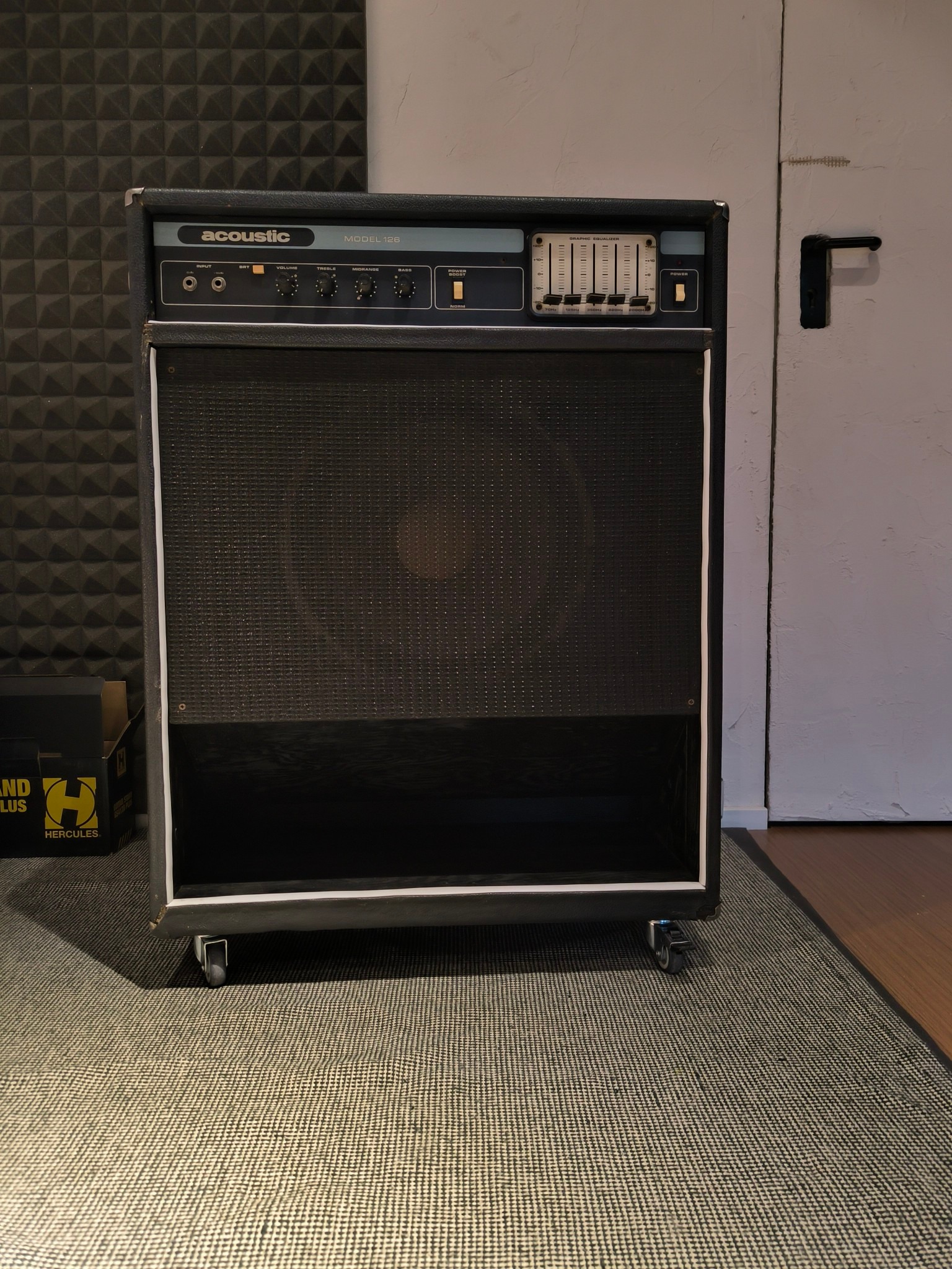 Acoustic model 126 amp tone and quality discussion