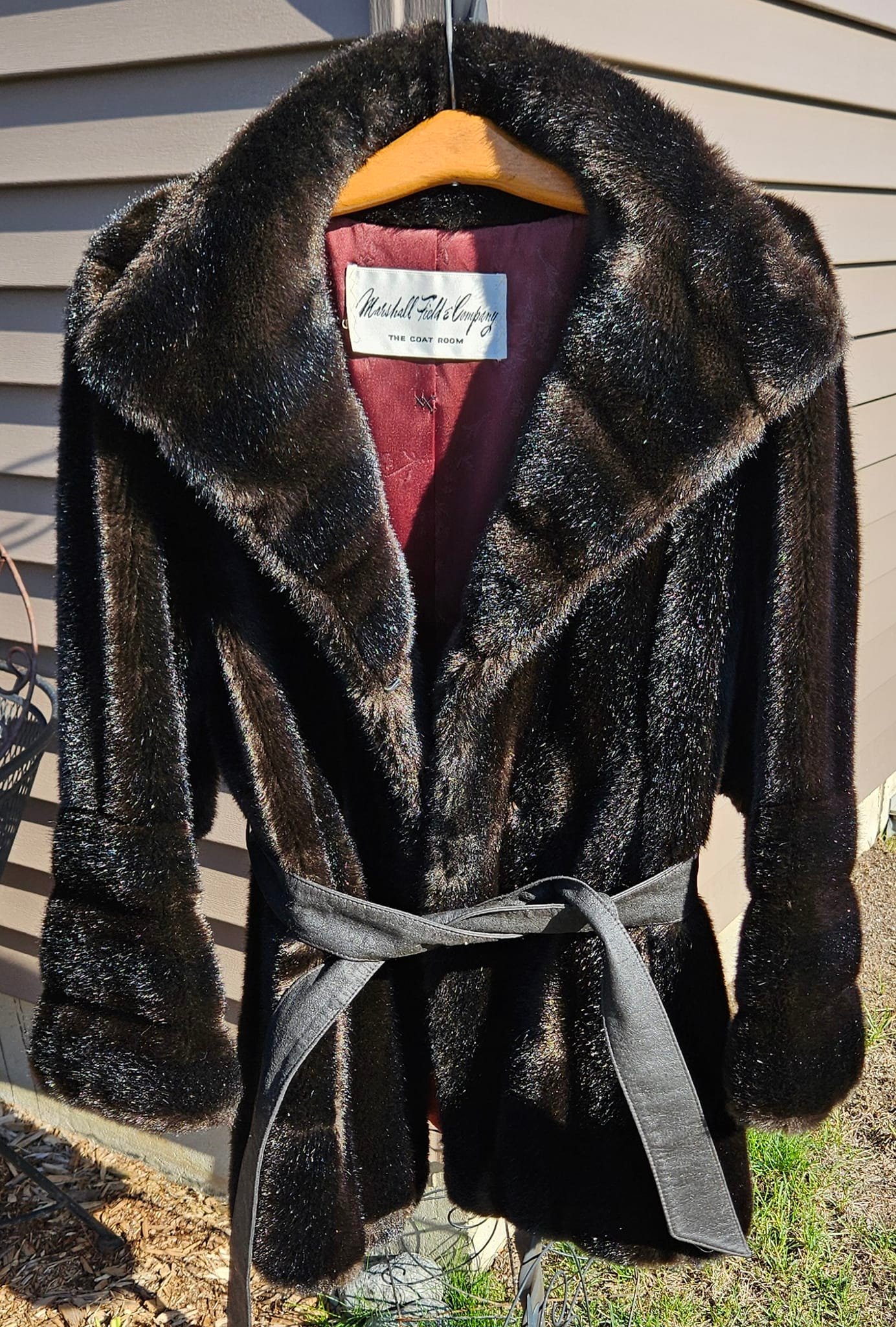 Identifying vintage fur coat from 1950s to 1970s?