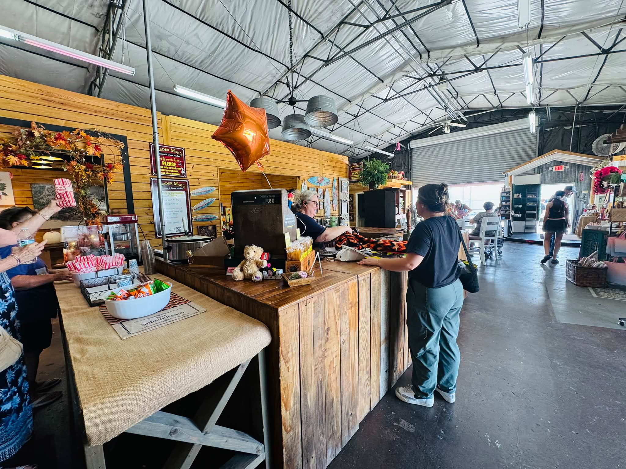 Visit to Apopka Trader Mae's in Melbourne, Florida