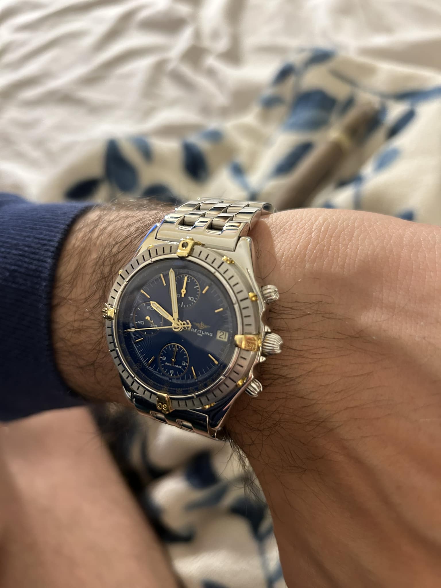What can cause a Swatch watch to stop every 20 seconds?
