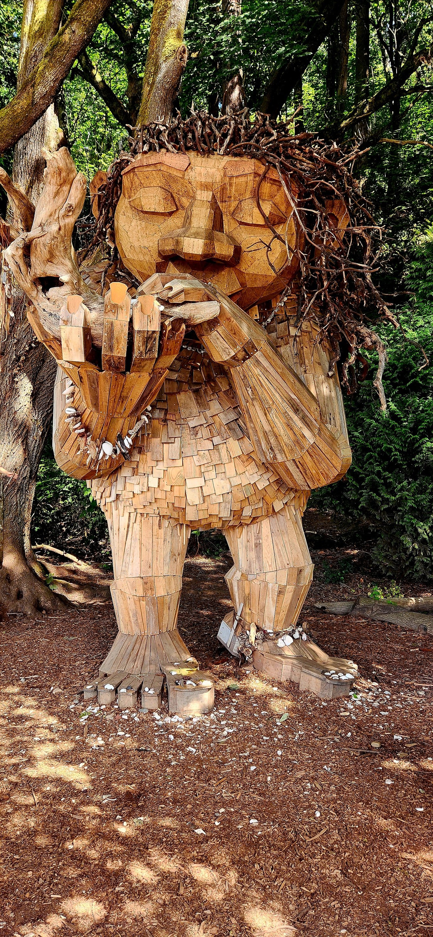 Discovering Bruun Idun sculpture at Lincoln Park in West Seattle