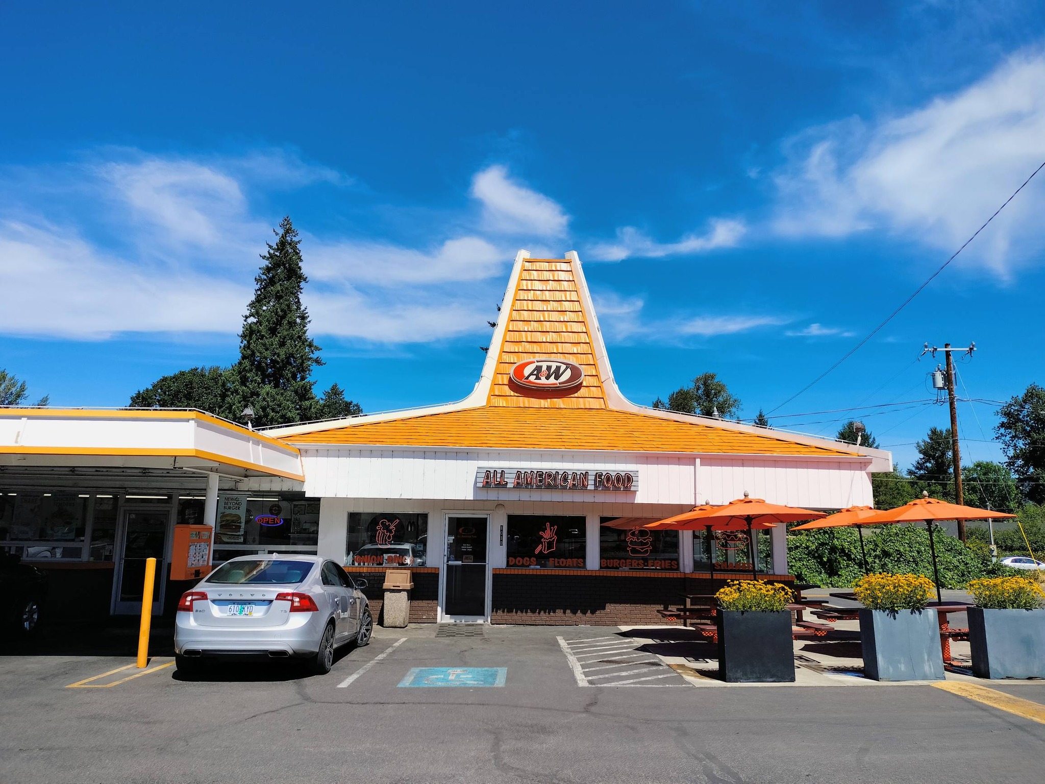 cj×a&w I took this archive pic of the historic 