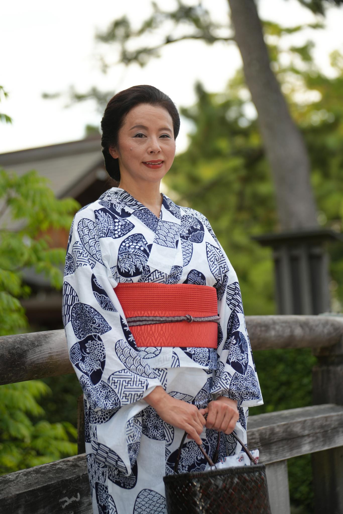この絞りの浴衣は20年前に着てからずっとタンスの中にしまい込んでいま