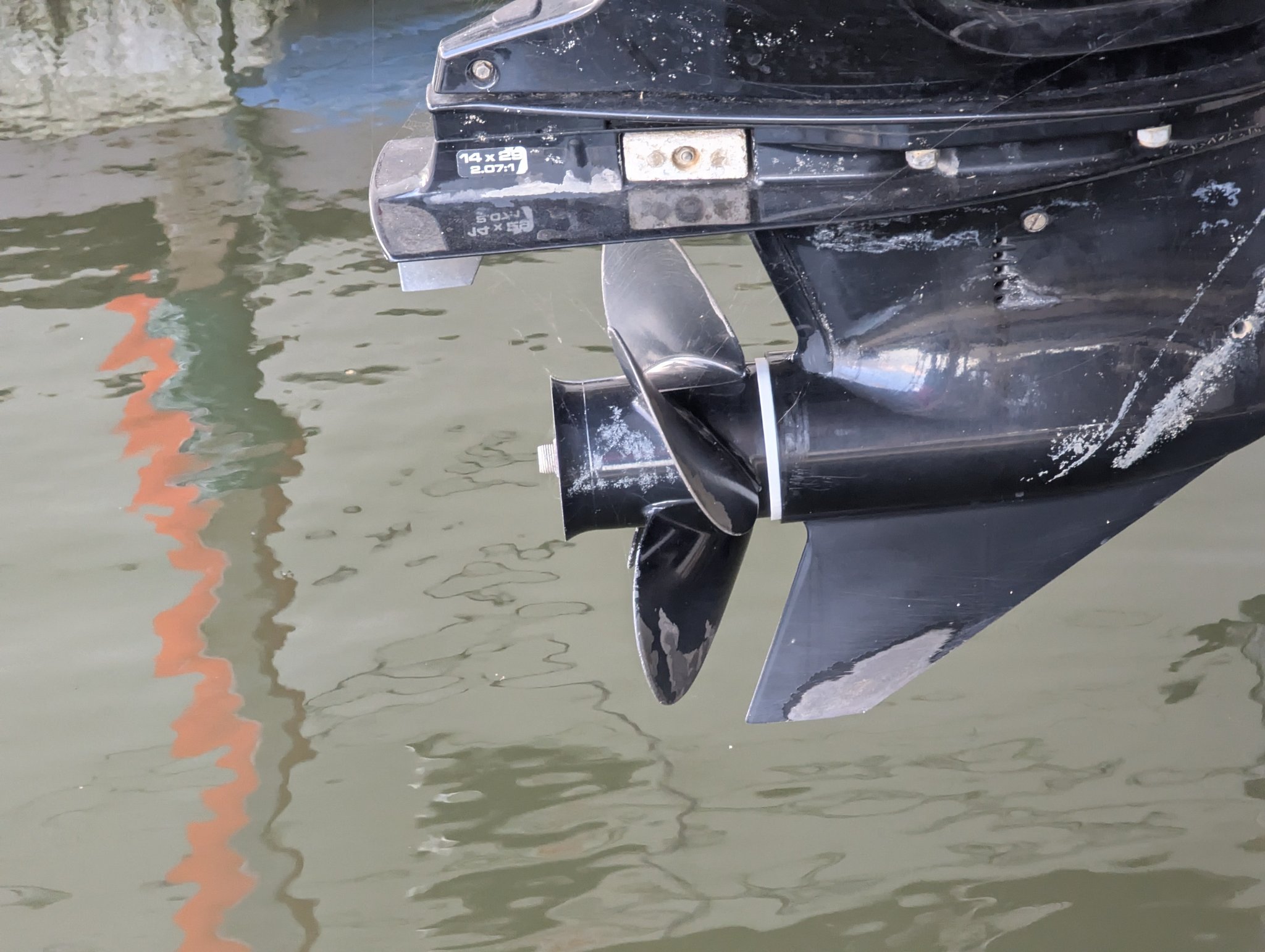 Mercury Outboard Motor Repair | Rope tangled up in the prop backing off ...