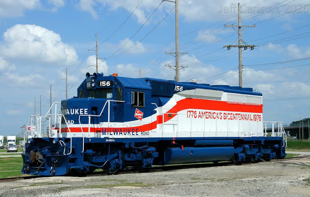 Milwaukee Road locomotive MILW 156 SD40-2 in bicentennial livery