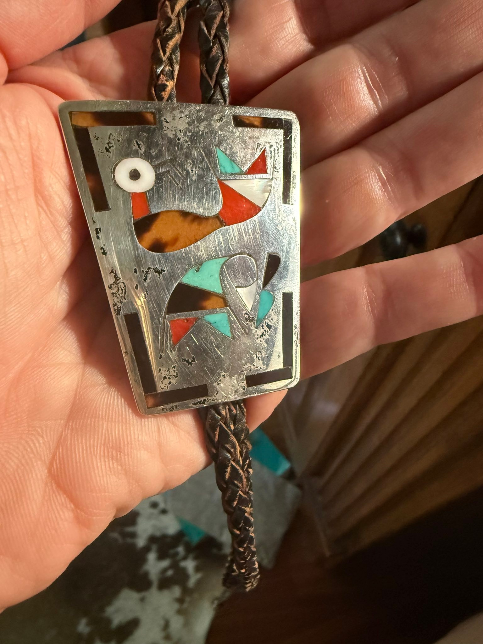 Is this a traditional pueblo jewelry bolo?