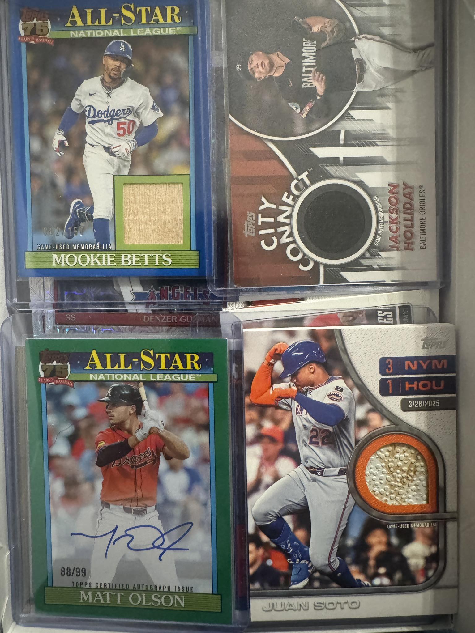 What size top loader fits a Juan Soto card with a base piece?