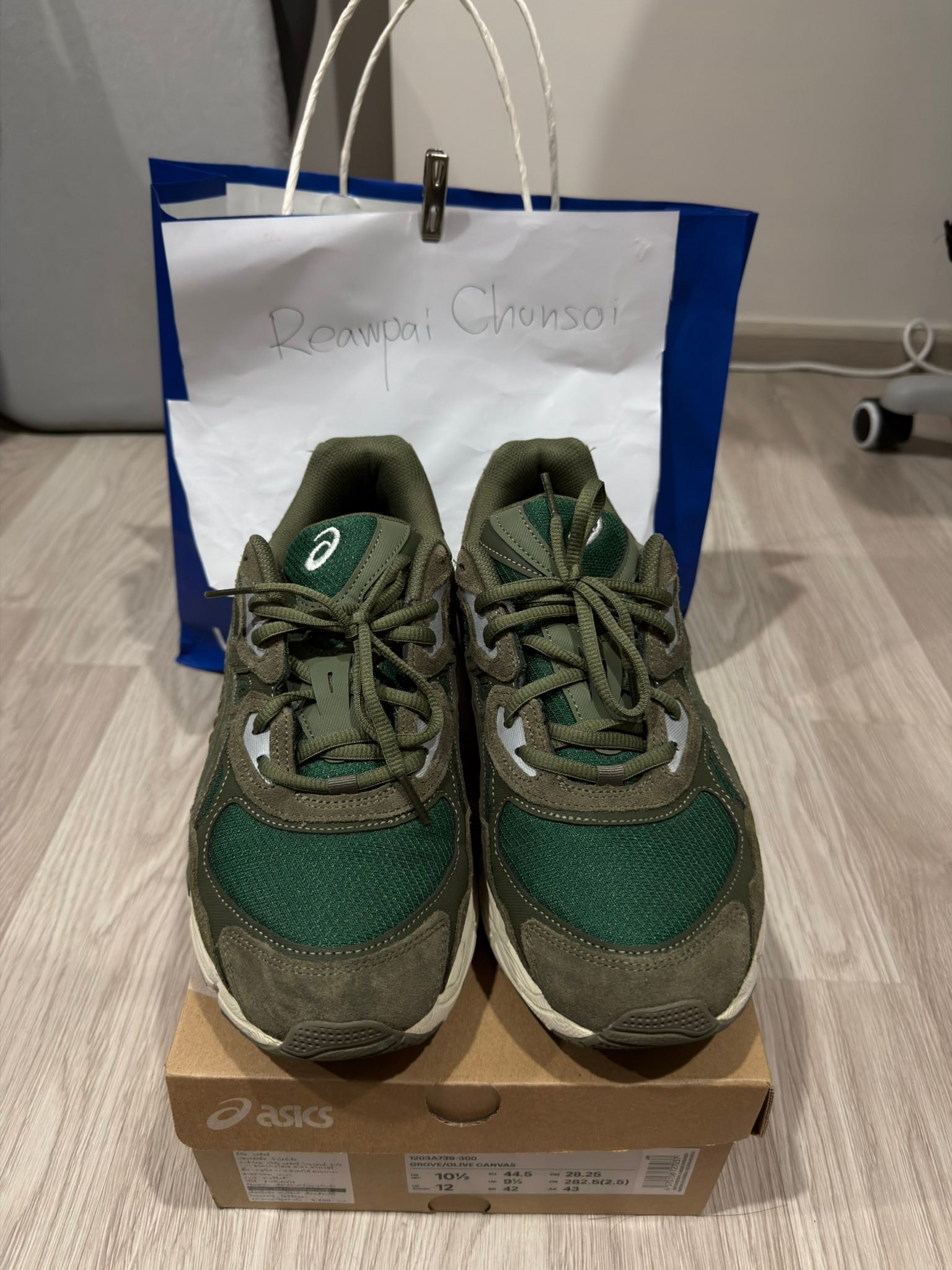 ขาย Asics Gel-NYC (Grove/Olive) สภาพสวย ใส่น้อย กล่องครบ ไซซ์ US 