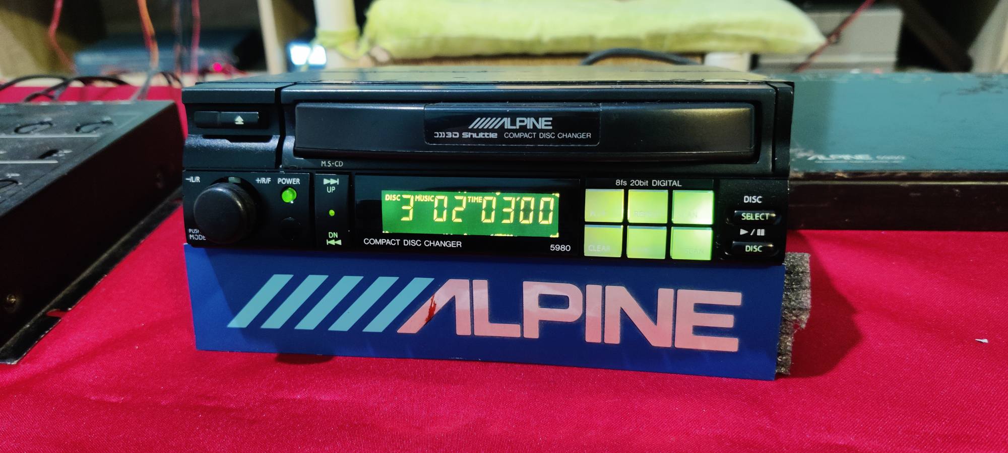 Alpine DVA-9965J, a legendary vintage car-audio head unit