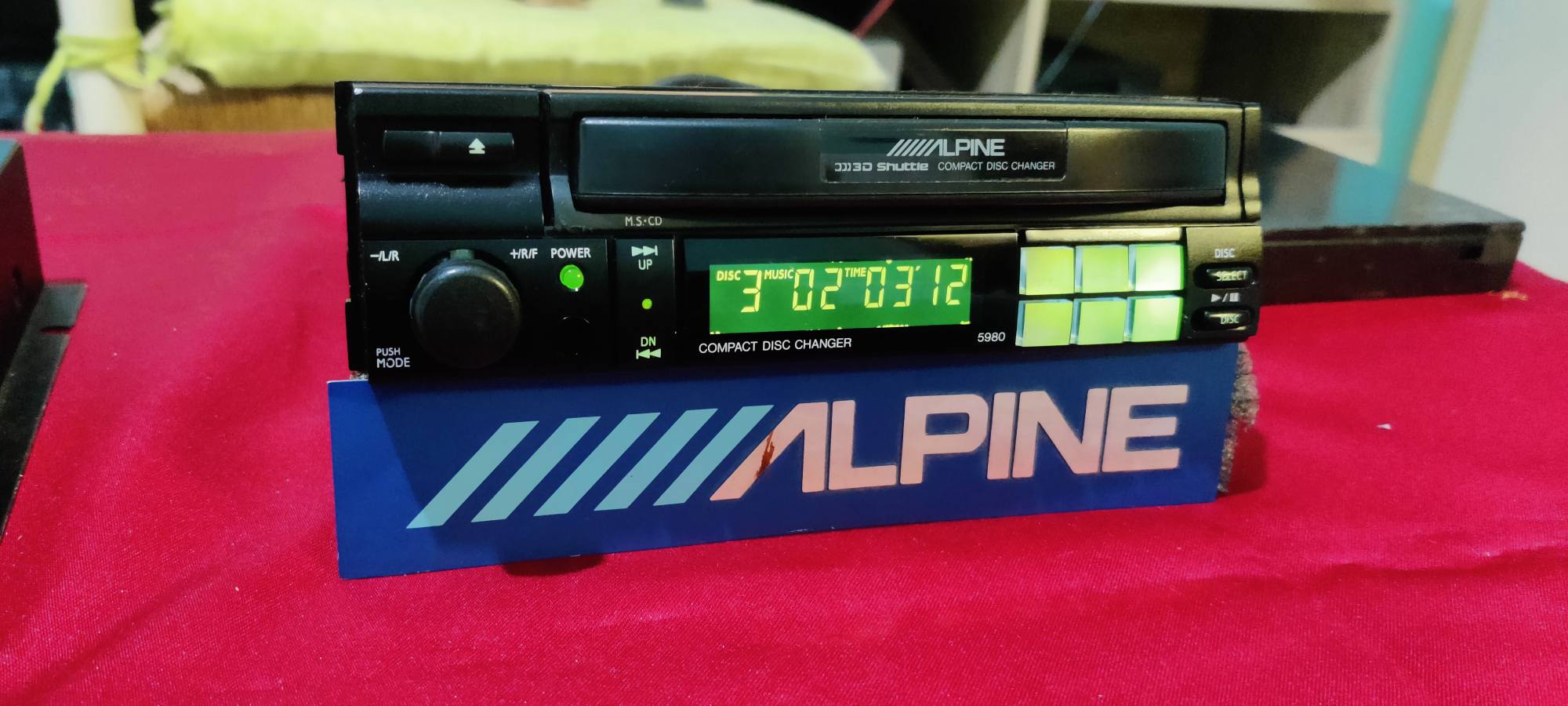 Alpine DVA-9965J, a legendary vintage car-audio head unit