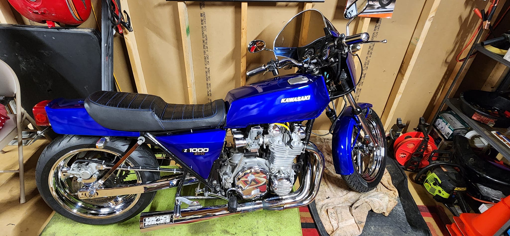 Who loves the Kawasaki Z1R? Here is a beautiful 1978 1000!