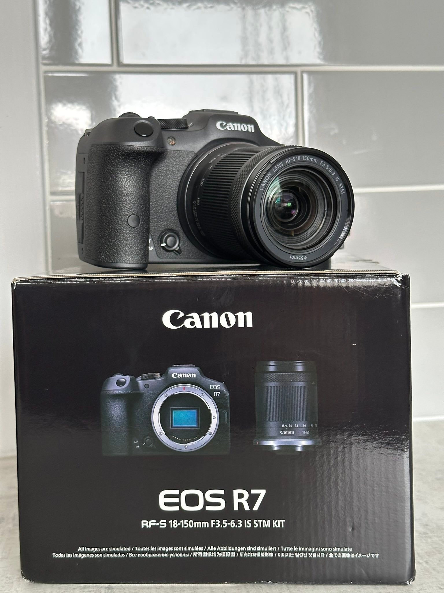 Hi...Im planning to buy R7 with rf-s 18-150mm f/3.5-6.3 IS STM 