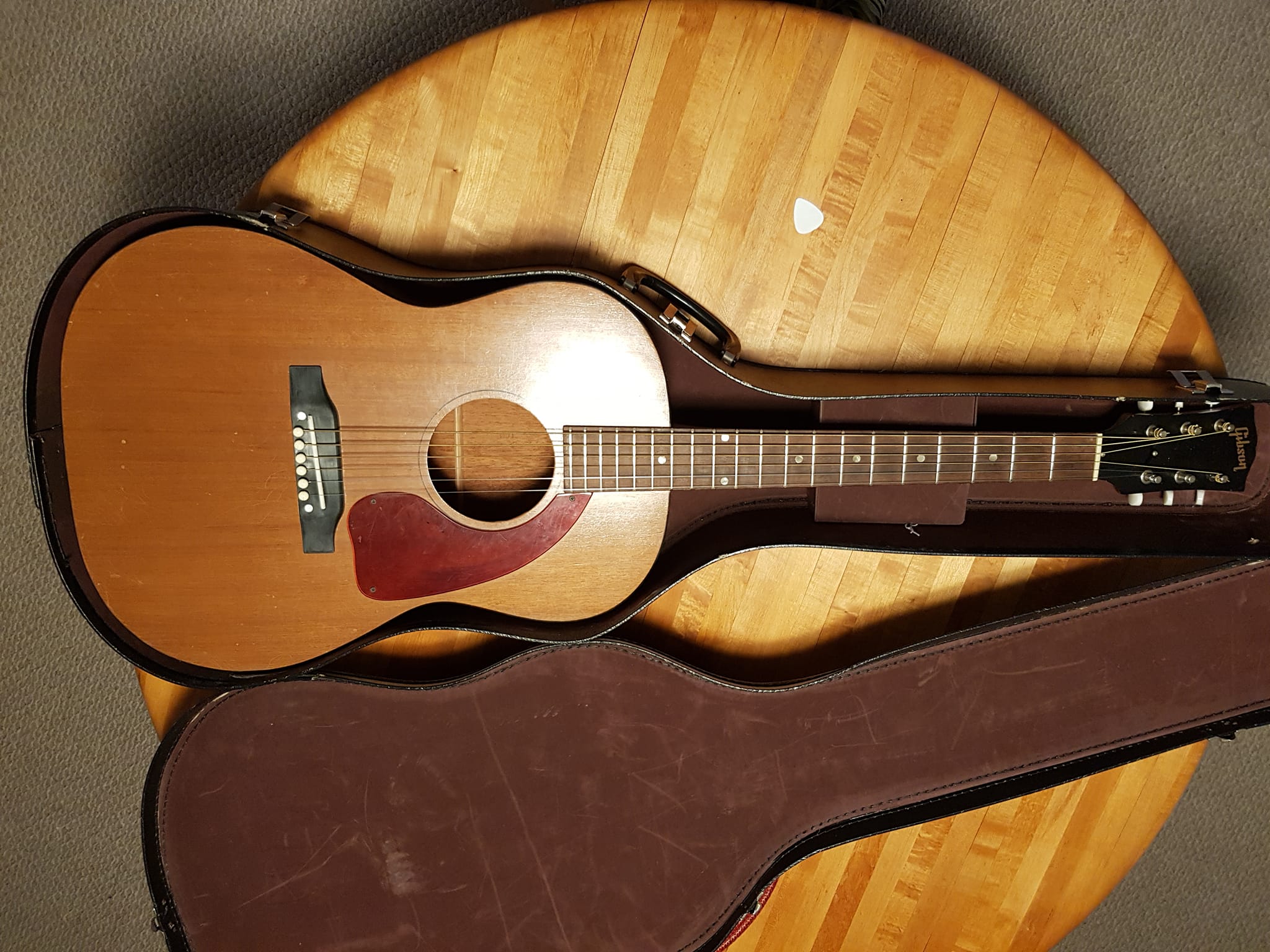 1963 Gibson LG-0 guitar has great sound and mojo