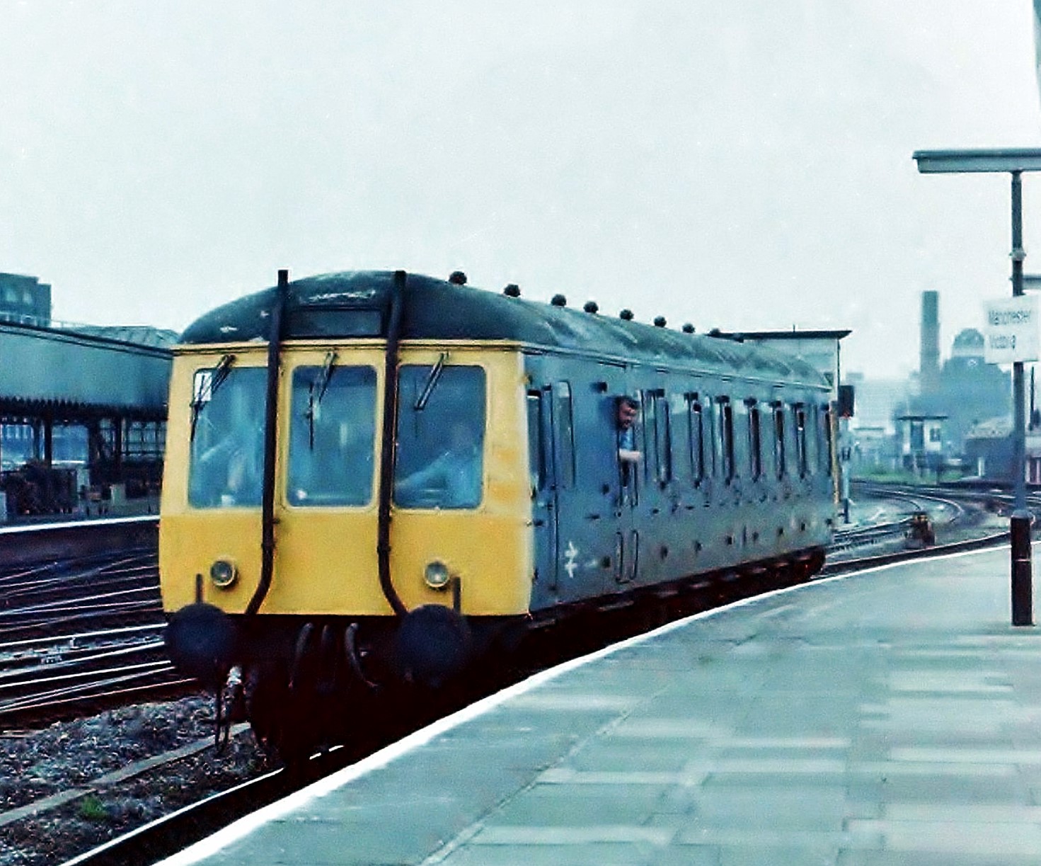 Rail Thing - 80s UK Railscene | Class 122 Gloucester single unit No ...