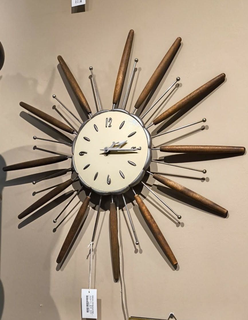 A very special vintage find!! 1960's WORKING Squirt clock!