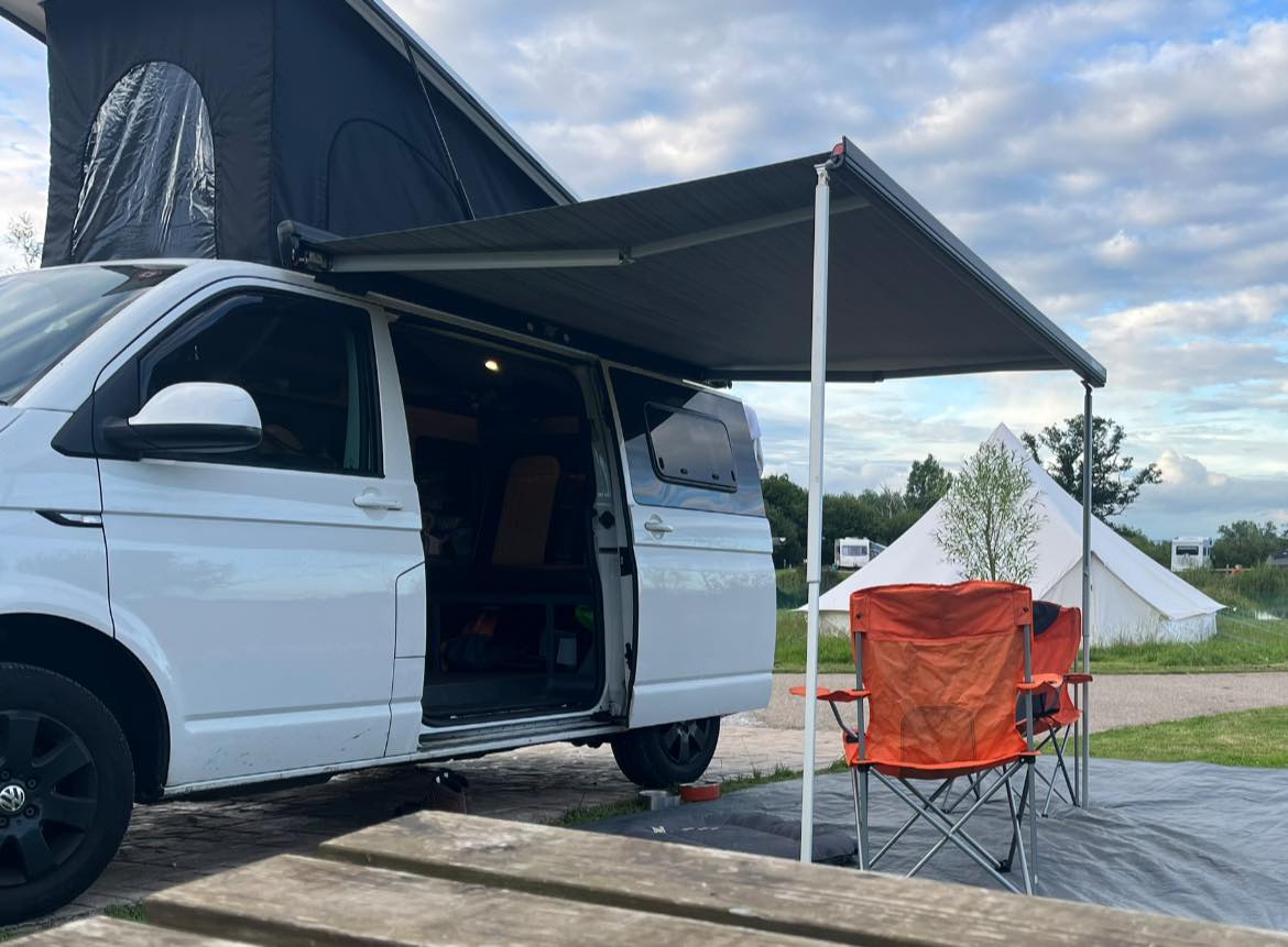 zelt 1000 mm wassersäule CampFeuer XtraL für 6 Personen | 5000 | Dunkelblau/Grau | XXL Tunnelzelt mit Vorraum, Fest vernähter Boden team-product-reco Farbe:Bleib goldig E Bike Vermietung |