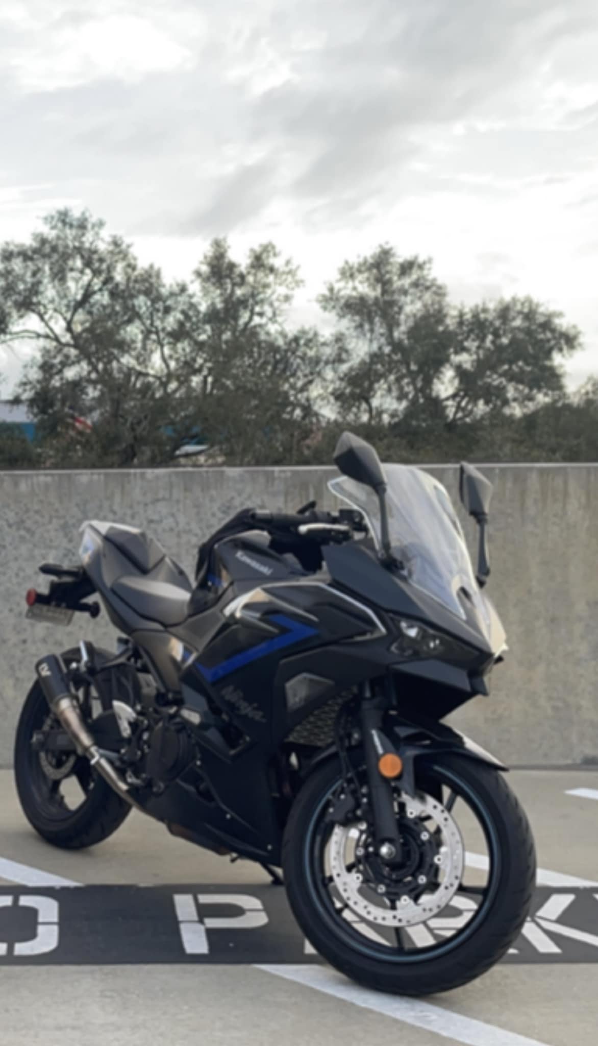 STOLEN Ninja 500 2024 Stolen from Lake Sumter Apartment Homes off