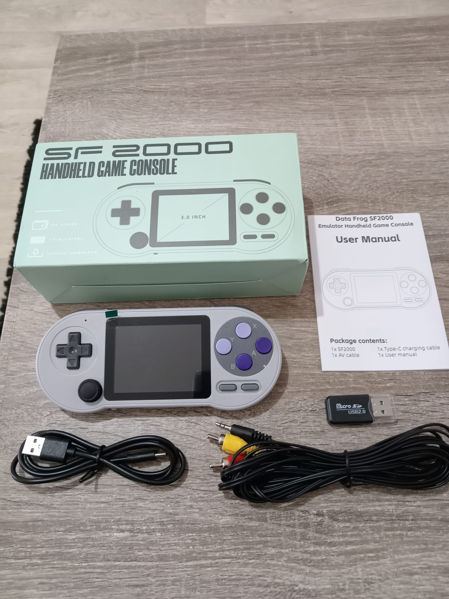 Console Rétro Avec 20 000+ Jeux Intégrés, 23 émulateurs, 2 Manettes Sans Fil, Sortie HDMI 4K – Plug And Play