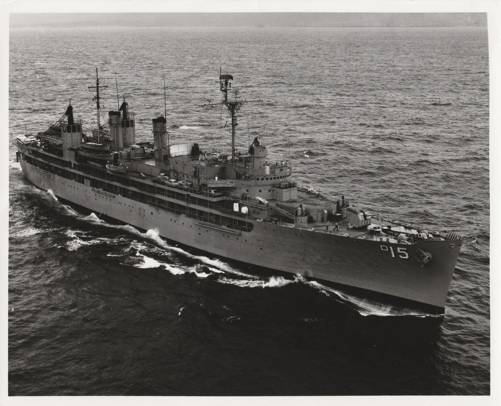 USS Prairie (AD-15) with USS Callaghan (DDG-994) in 1992 Stock Photo