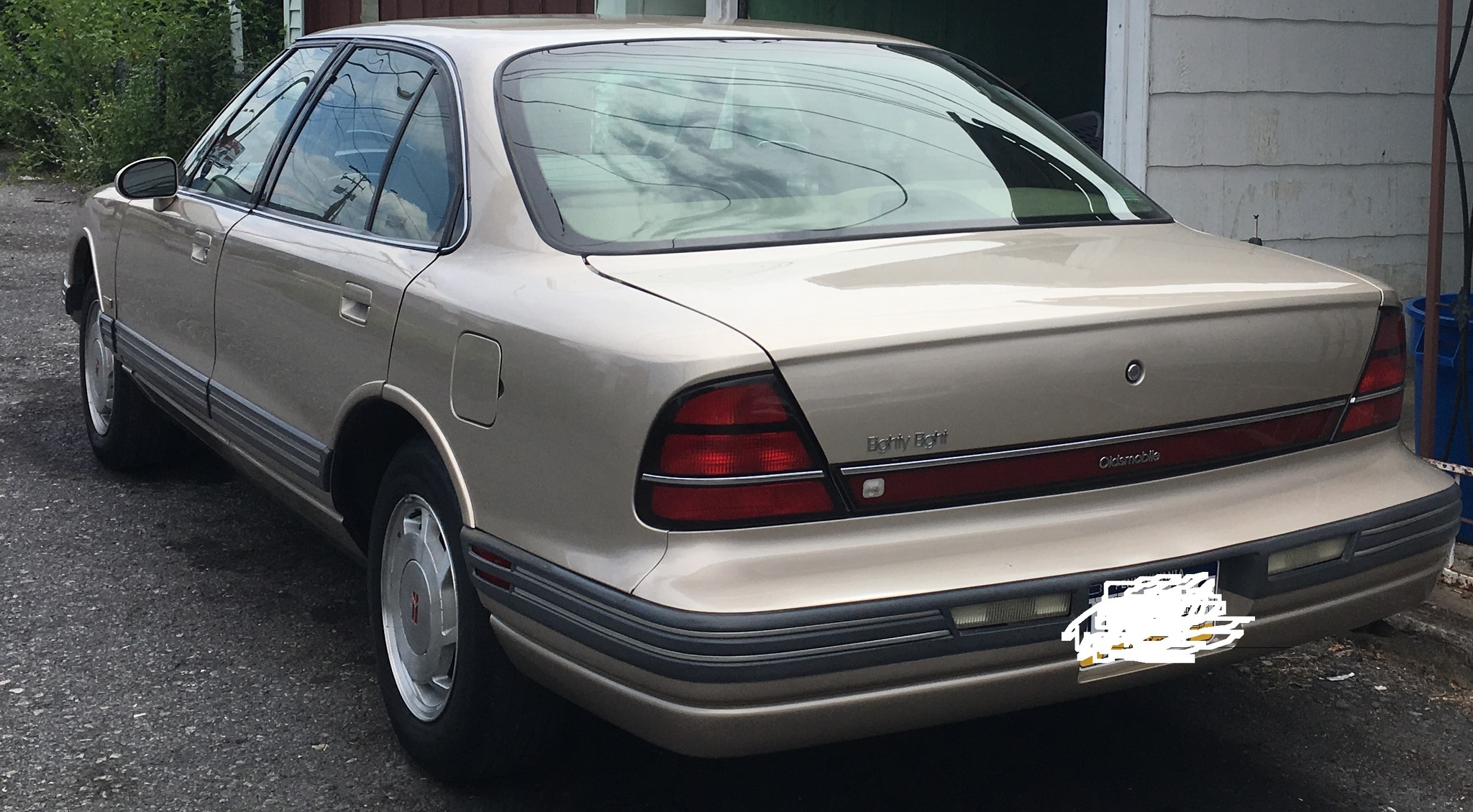 1995 Oldsmobile 88 Royal: A Durable and Reliable Classic Car