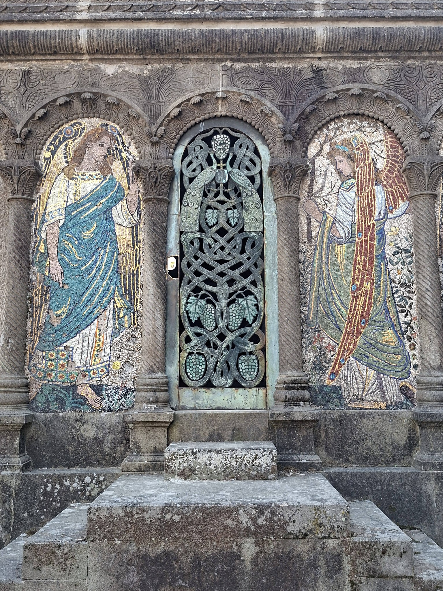 Art nouveau graves in Verano cemetery Rome
