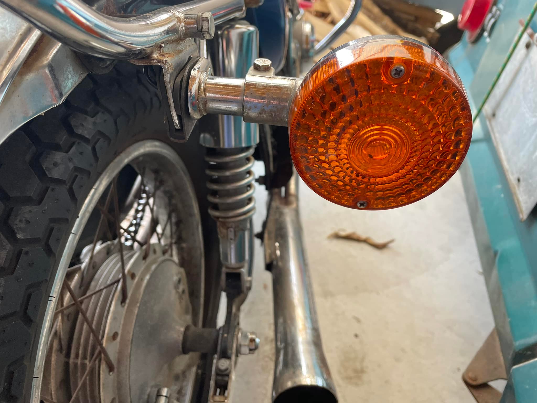 What rear turn signals fit a CB 550 with 7/8 inch screw spacing?