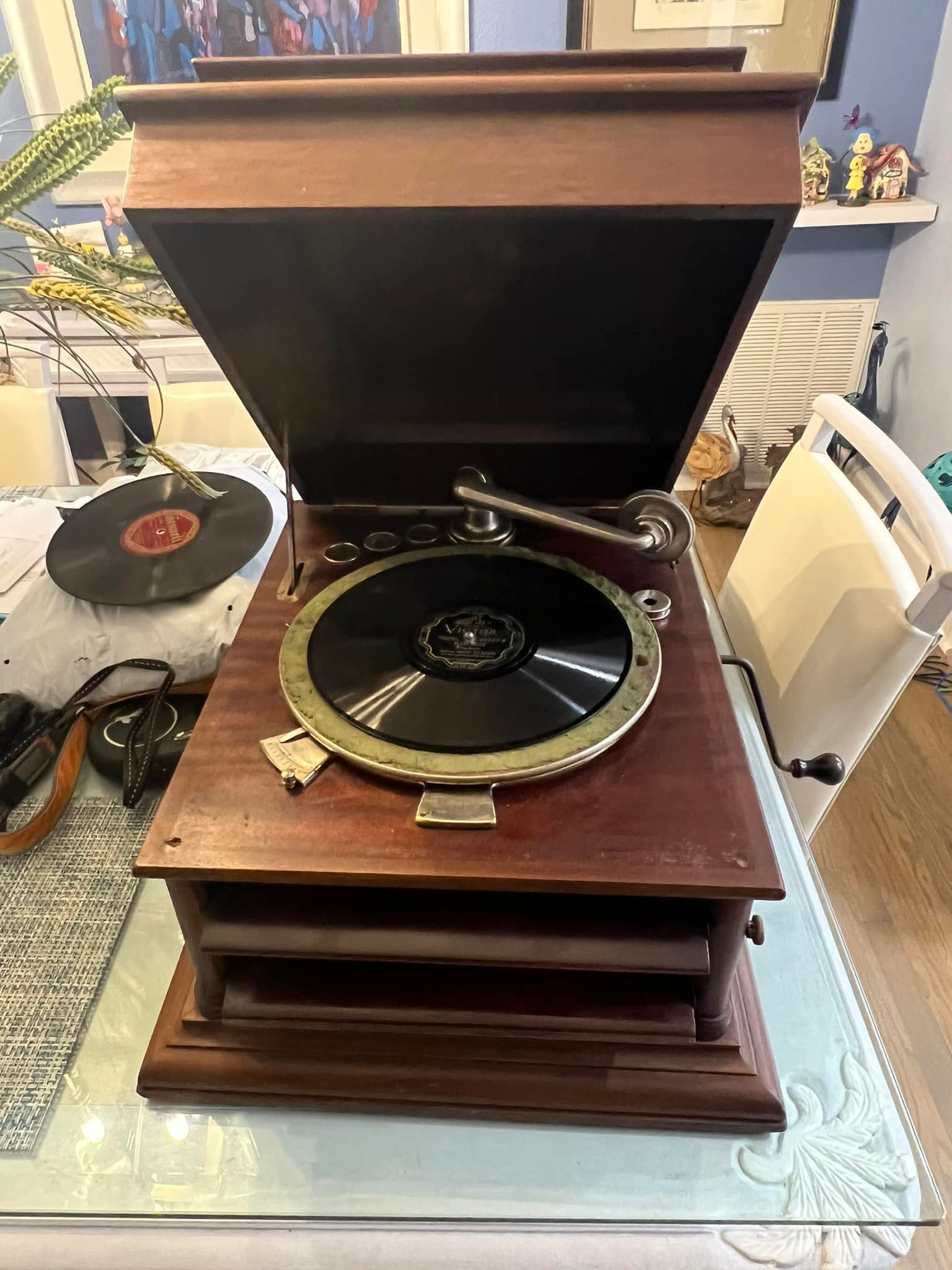 Restored Columbia Grafonola phonograph from 1915-1925