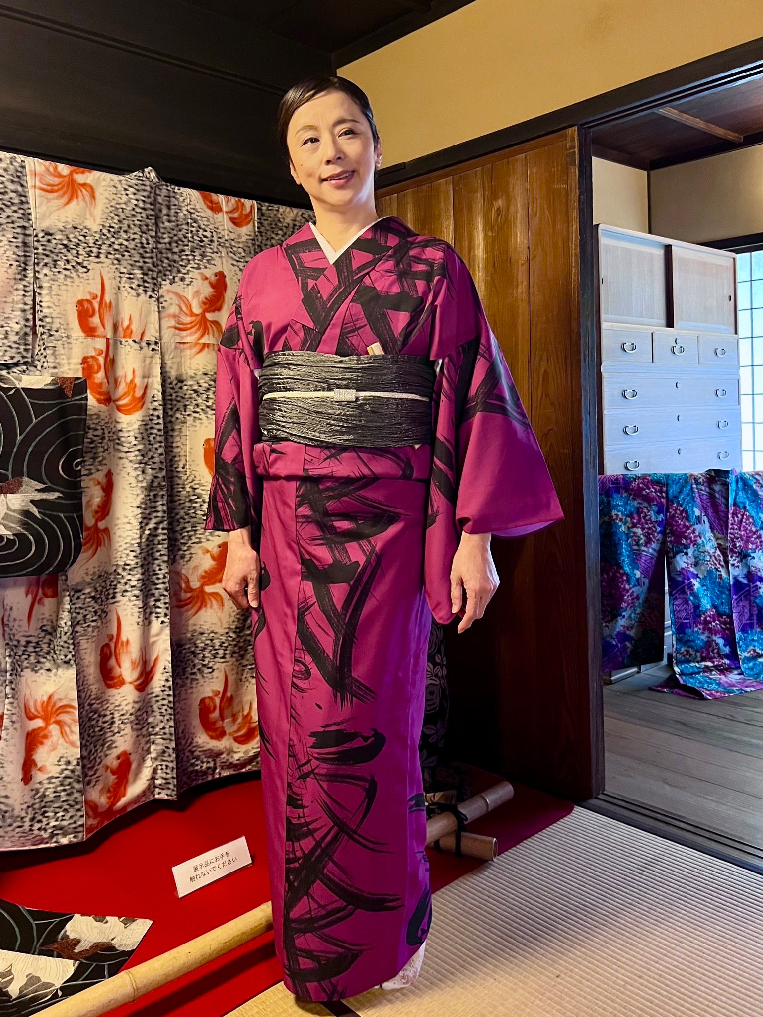 あべのハルカス美術館 深堀隆介展 生きて目の前で泳いでいるかのような
