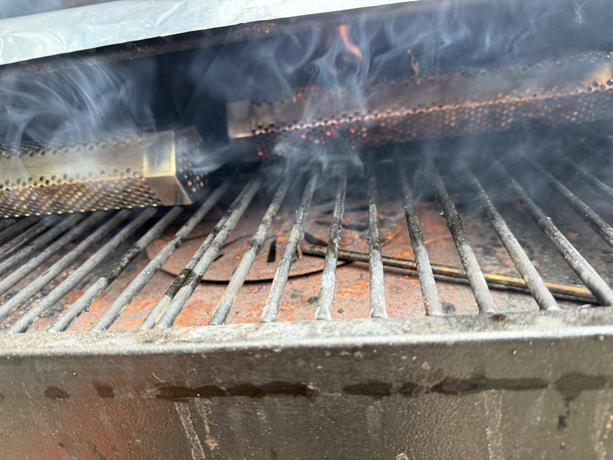 Smoker tube setup and lighting guide