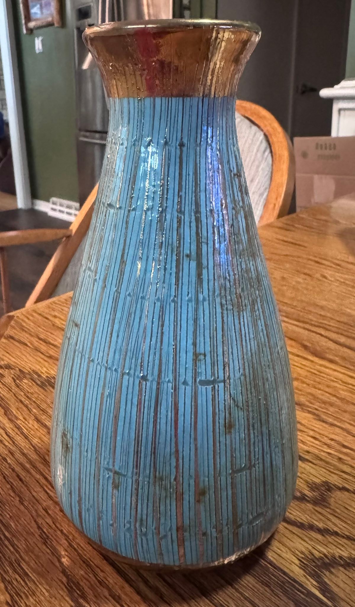 Is this a Bitossi vase?