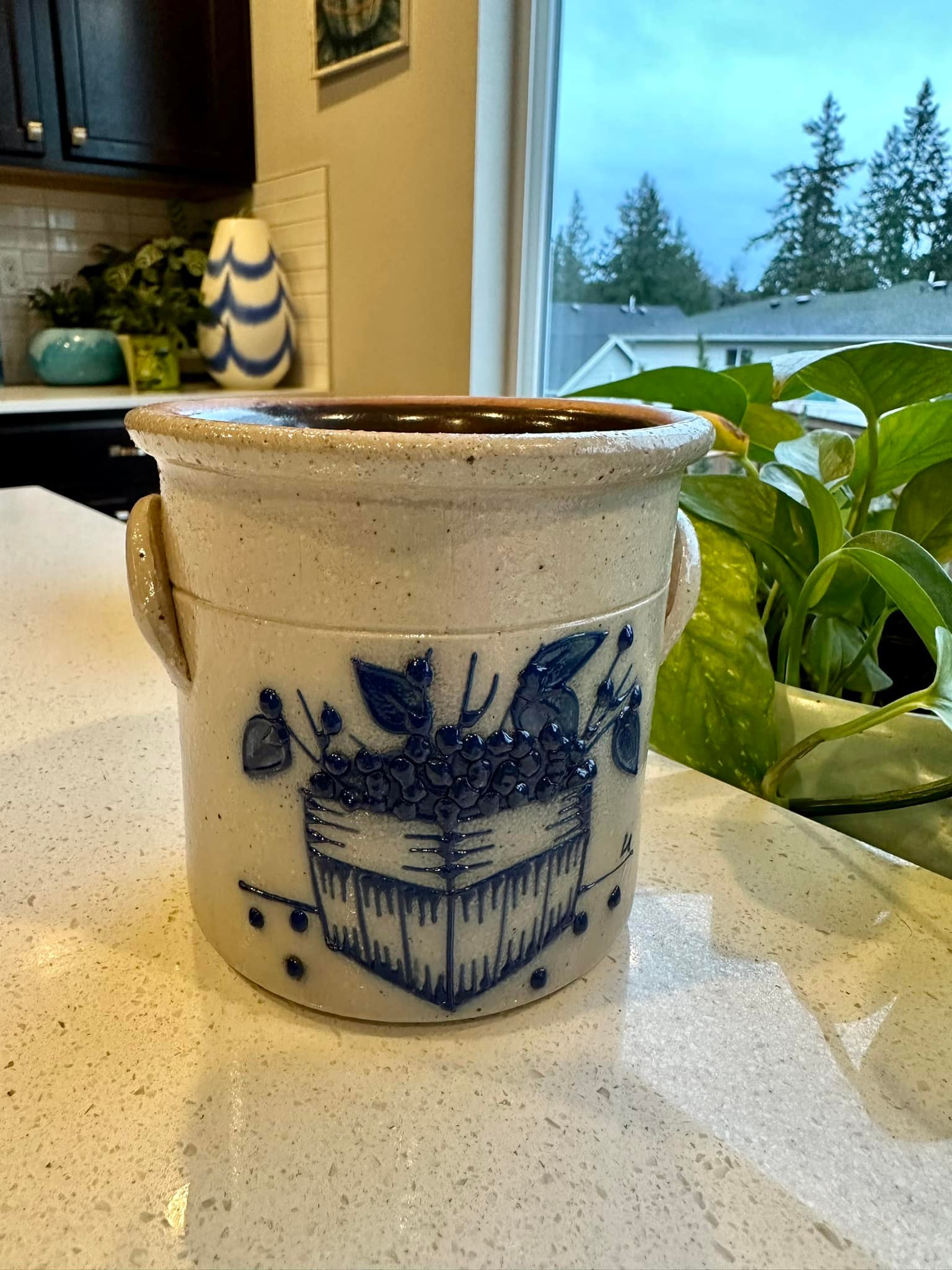 What is the rarity of Salmon Falls Stoneware blueberry basket