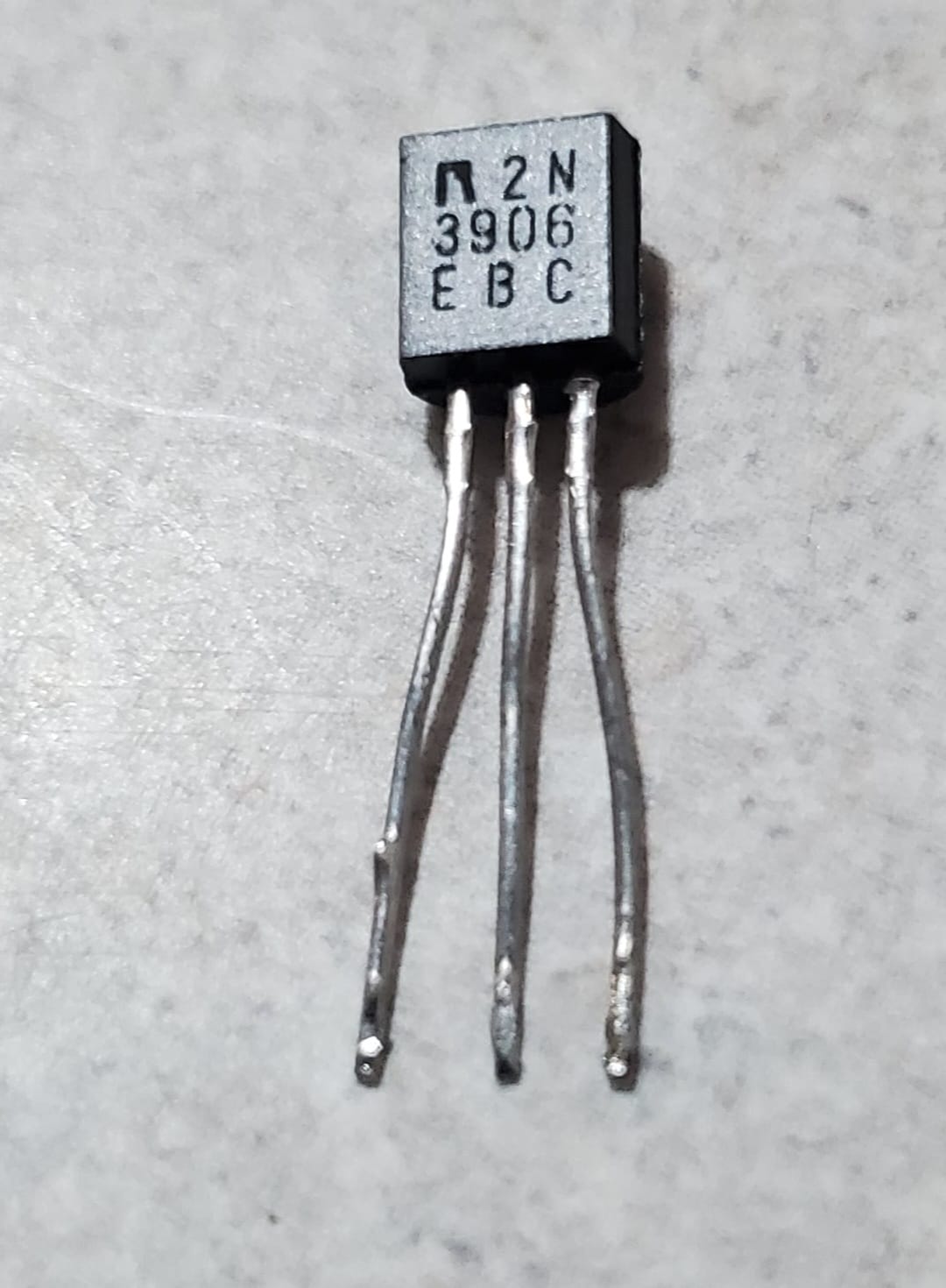 Lot De 5 Transistors PNP BD170 De Marque CDIL - Neufs, Dans Leur Emballage D'origine
